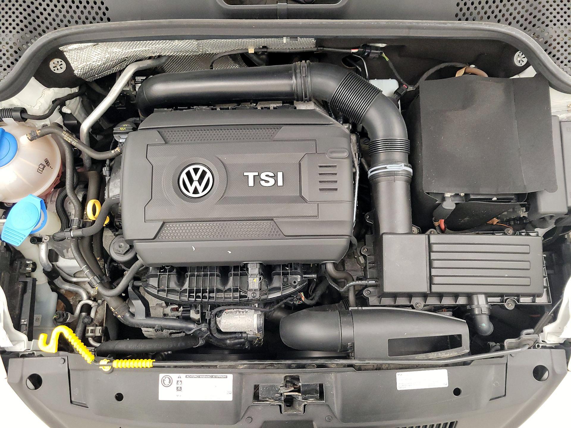 Thumbnail: 2017 Volkswagen Beetle - 20