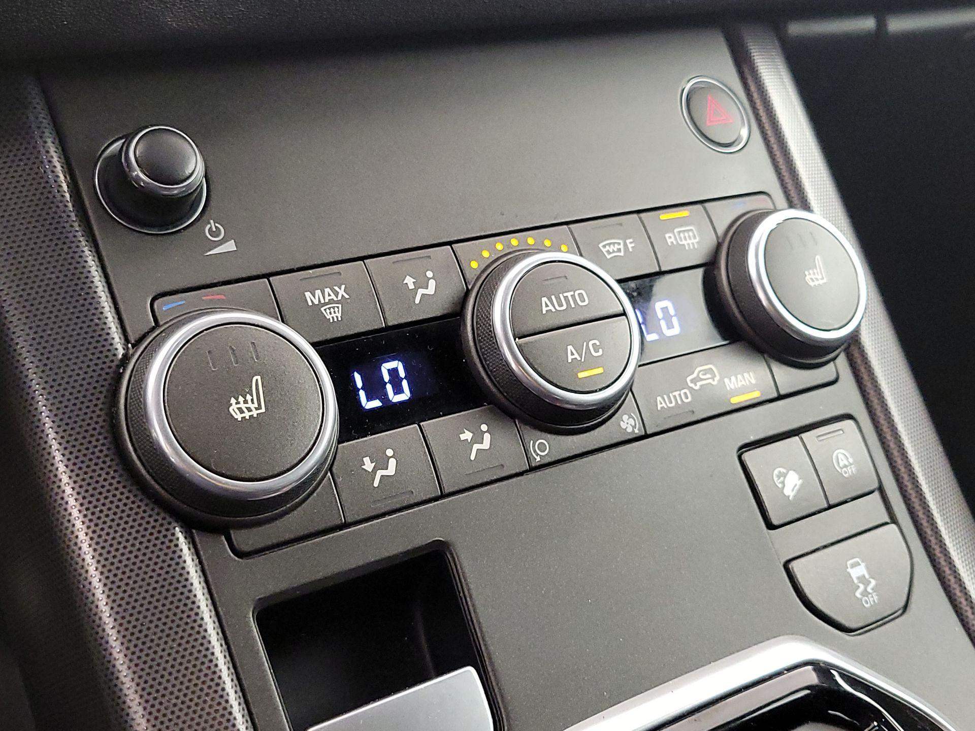 Thumbnail: 2019 Land Rover Range Rover Evoque - 17