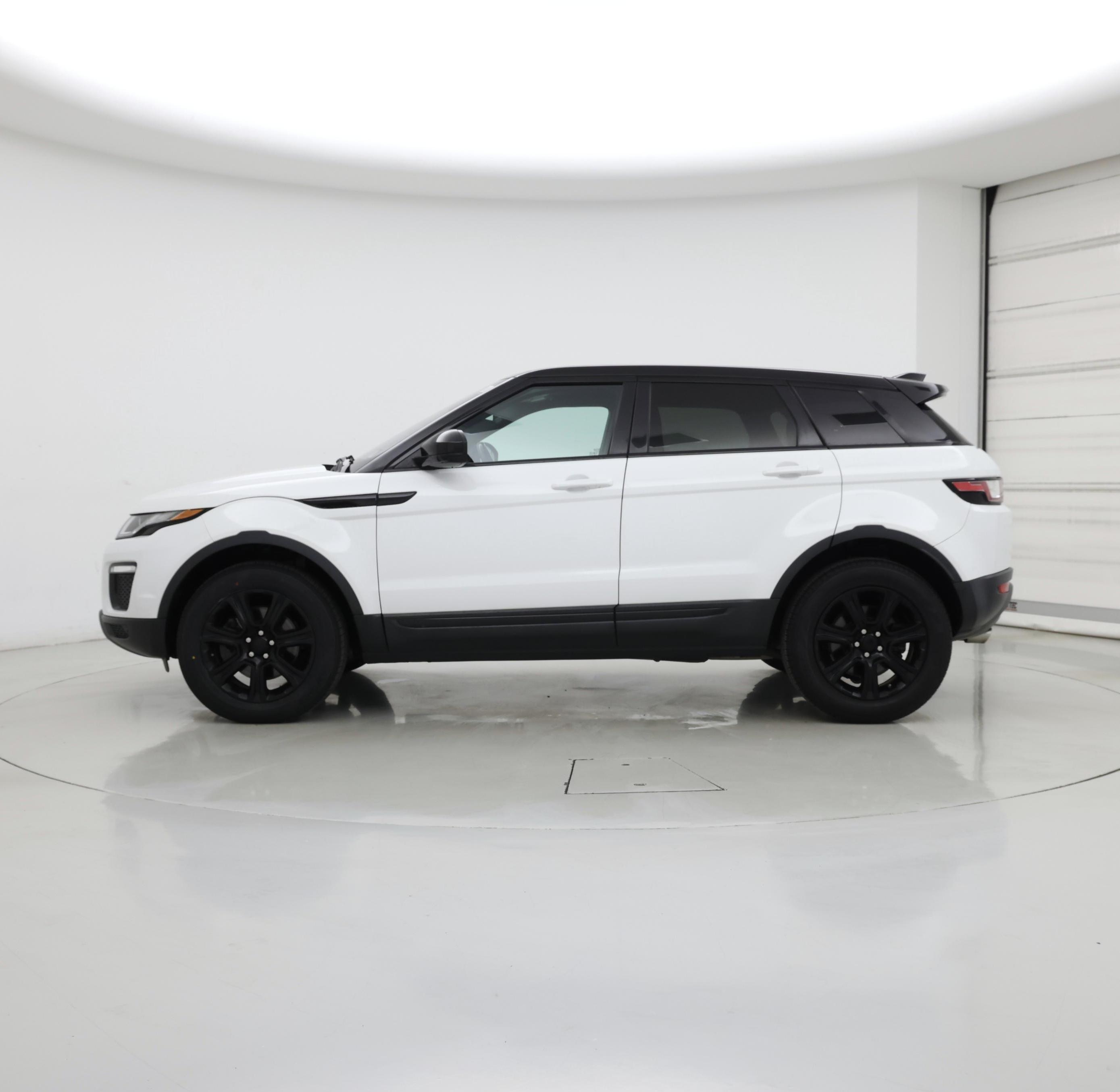 Thumbnail: 2019 Land Rover Range Rover Evoque - 3