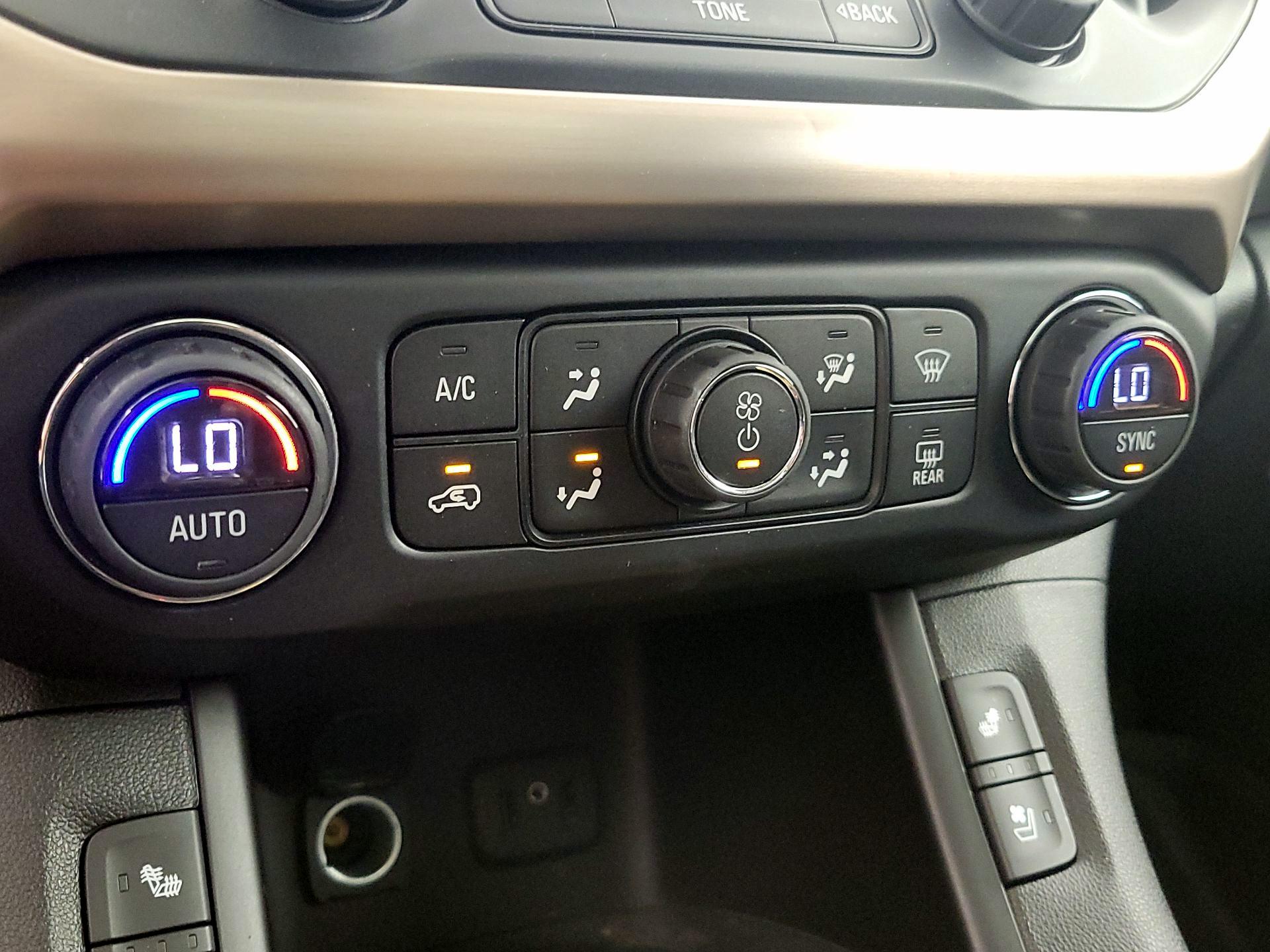 Thumbnail: 2019 GMC Acadia - 17
