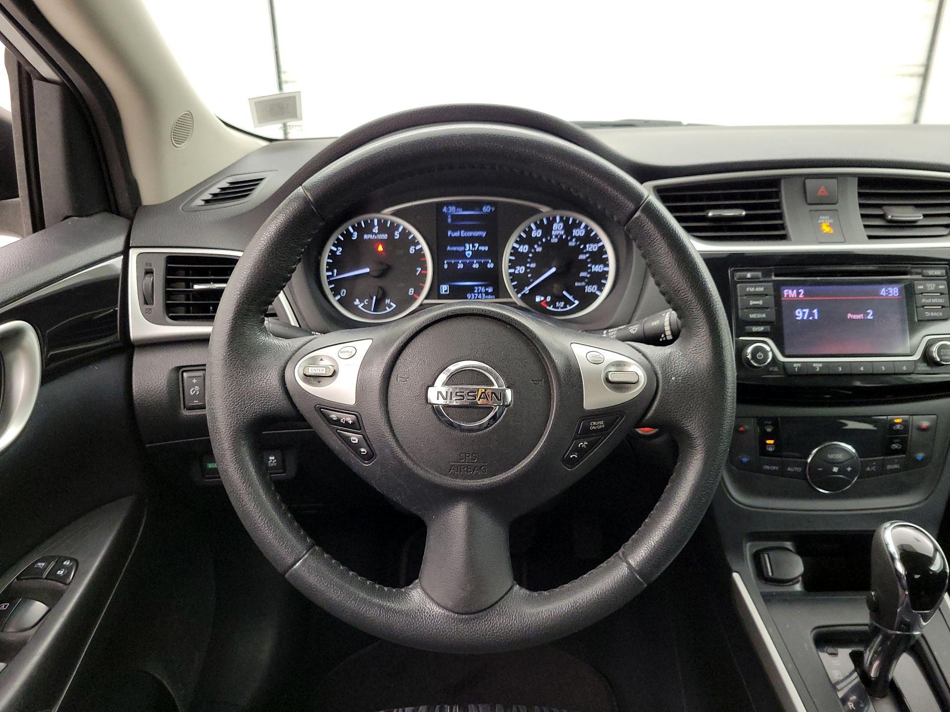 Thumbnail: 2018 Nissan Sentra - 10