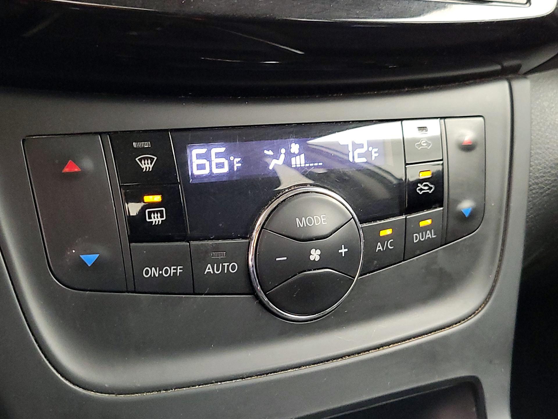 Thumbnail: 2018 Nissan Sentra - 16