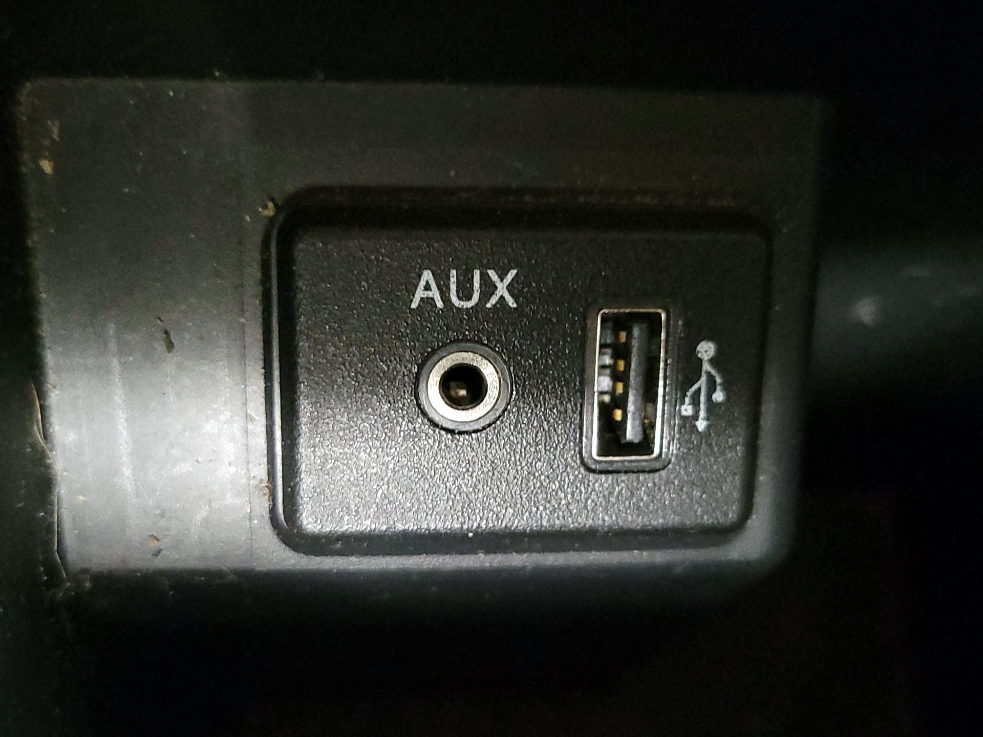 Thumbnail: 2018 Nissan Sentra - 18