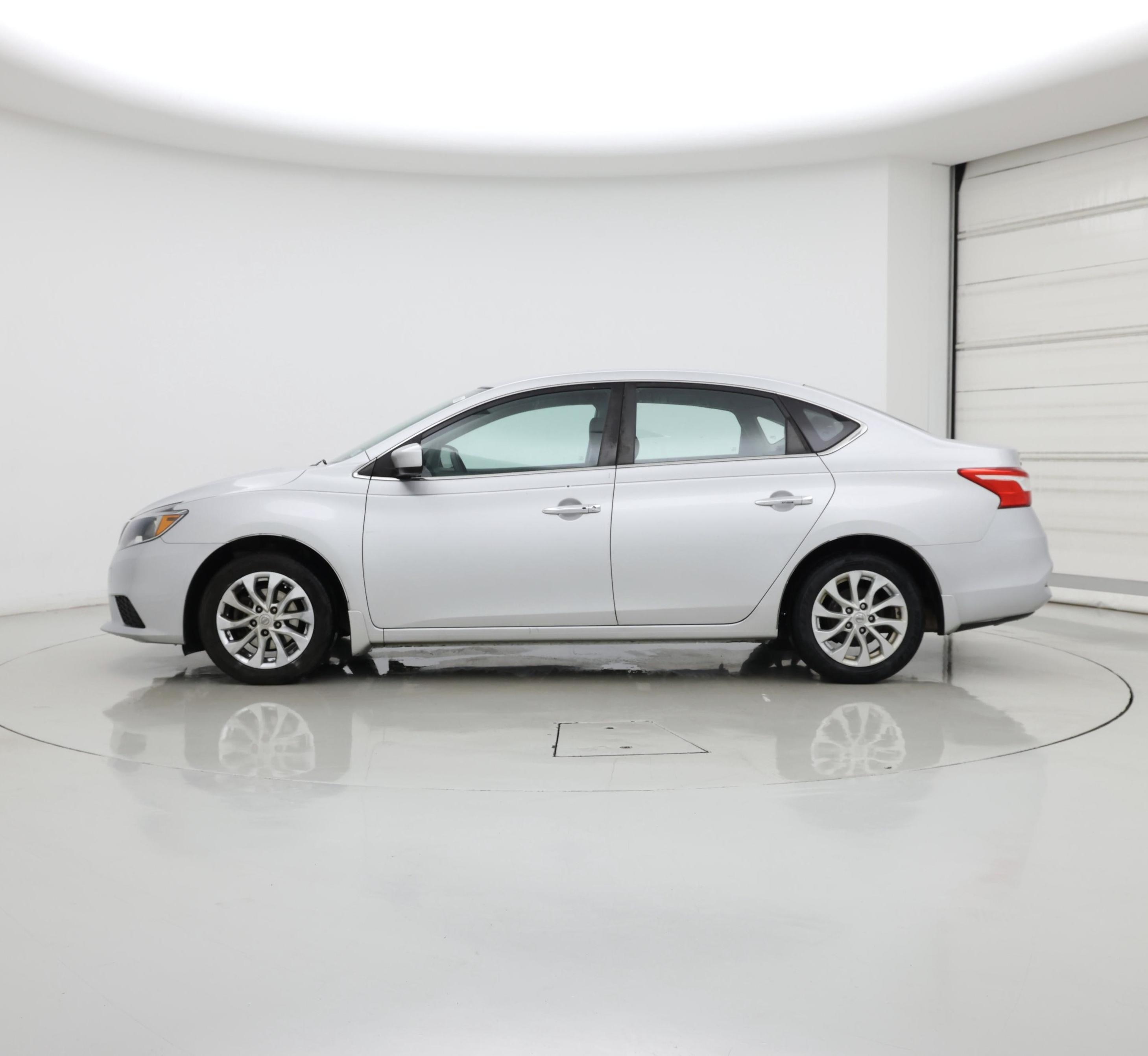 Thumbnail: 2018 Nissan Sentra - 3