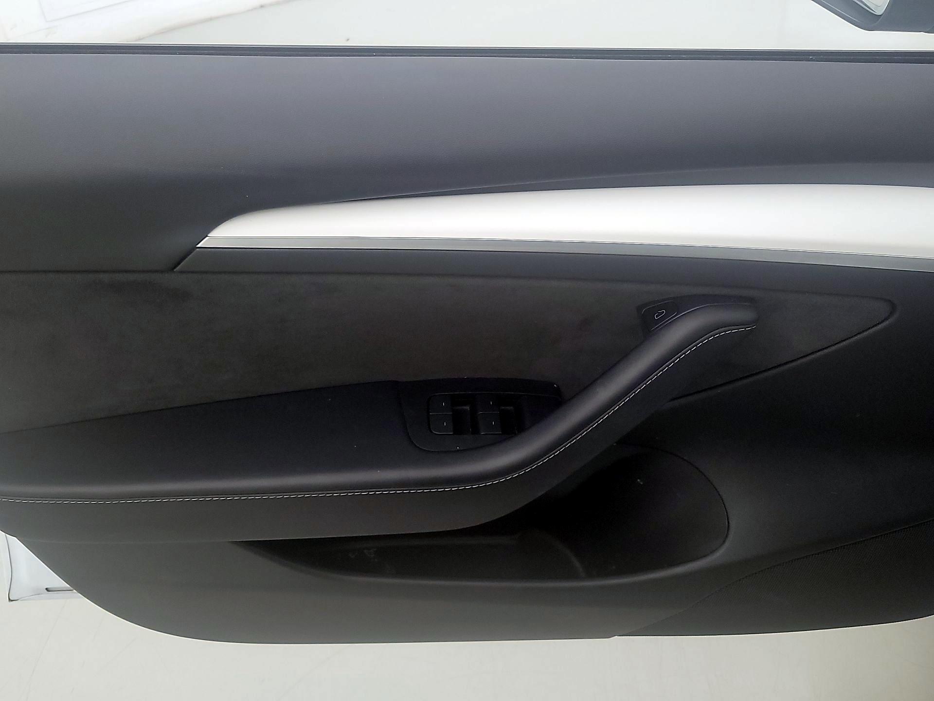 Thumbnail: 2023 Tesla Model 3 - 12