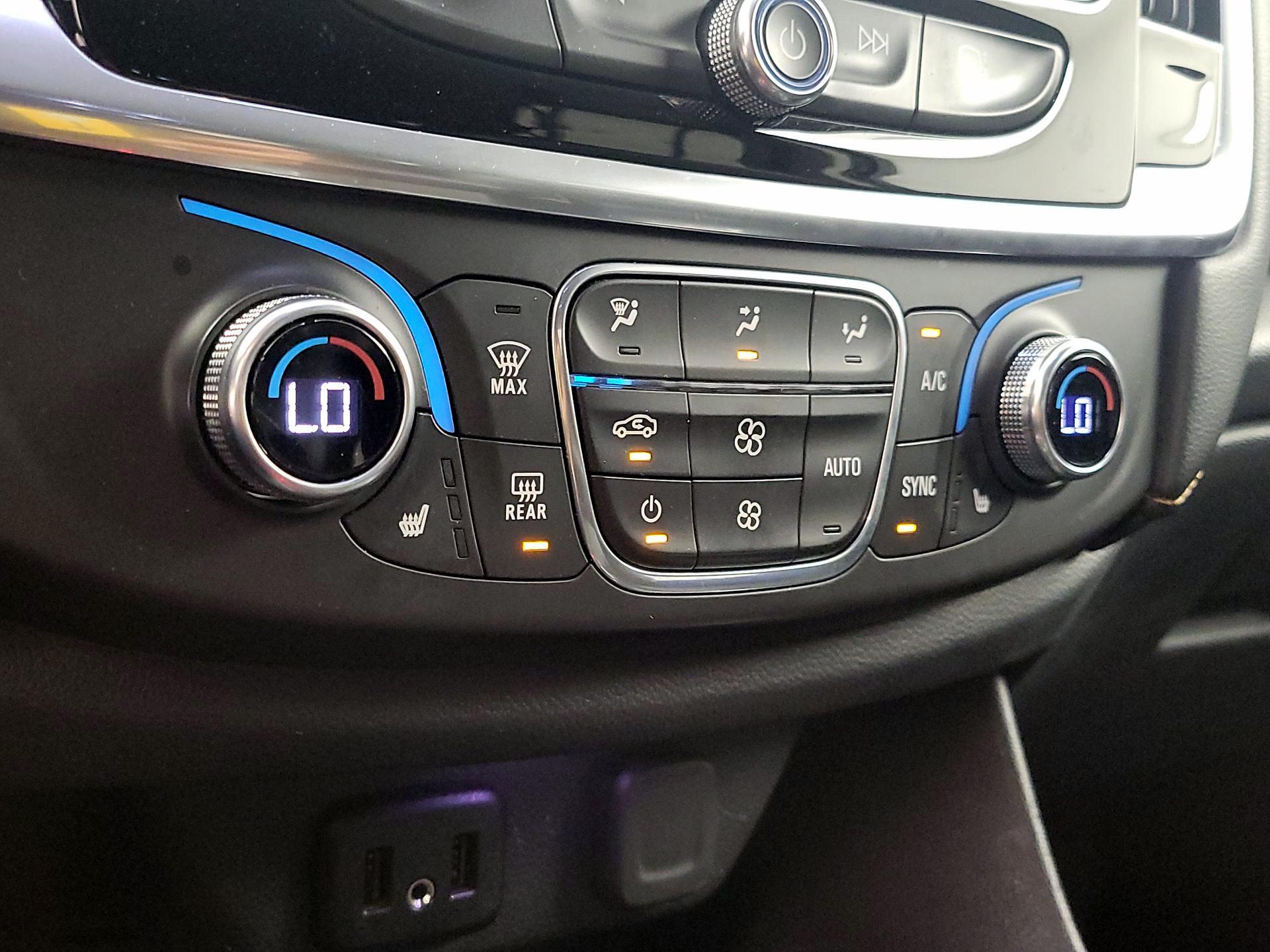 Thumbnail: 2019 Chevrolet Traverse - 16