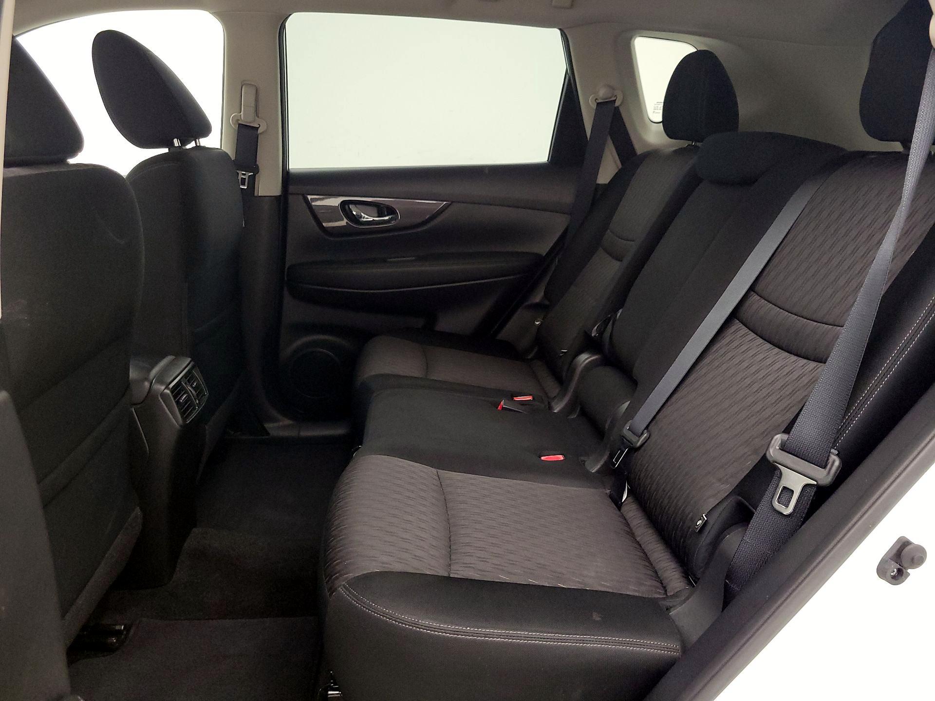 Thumbnail: 2019 Nissan Rogue - 19