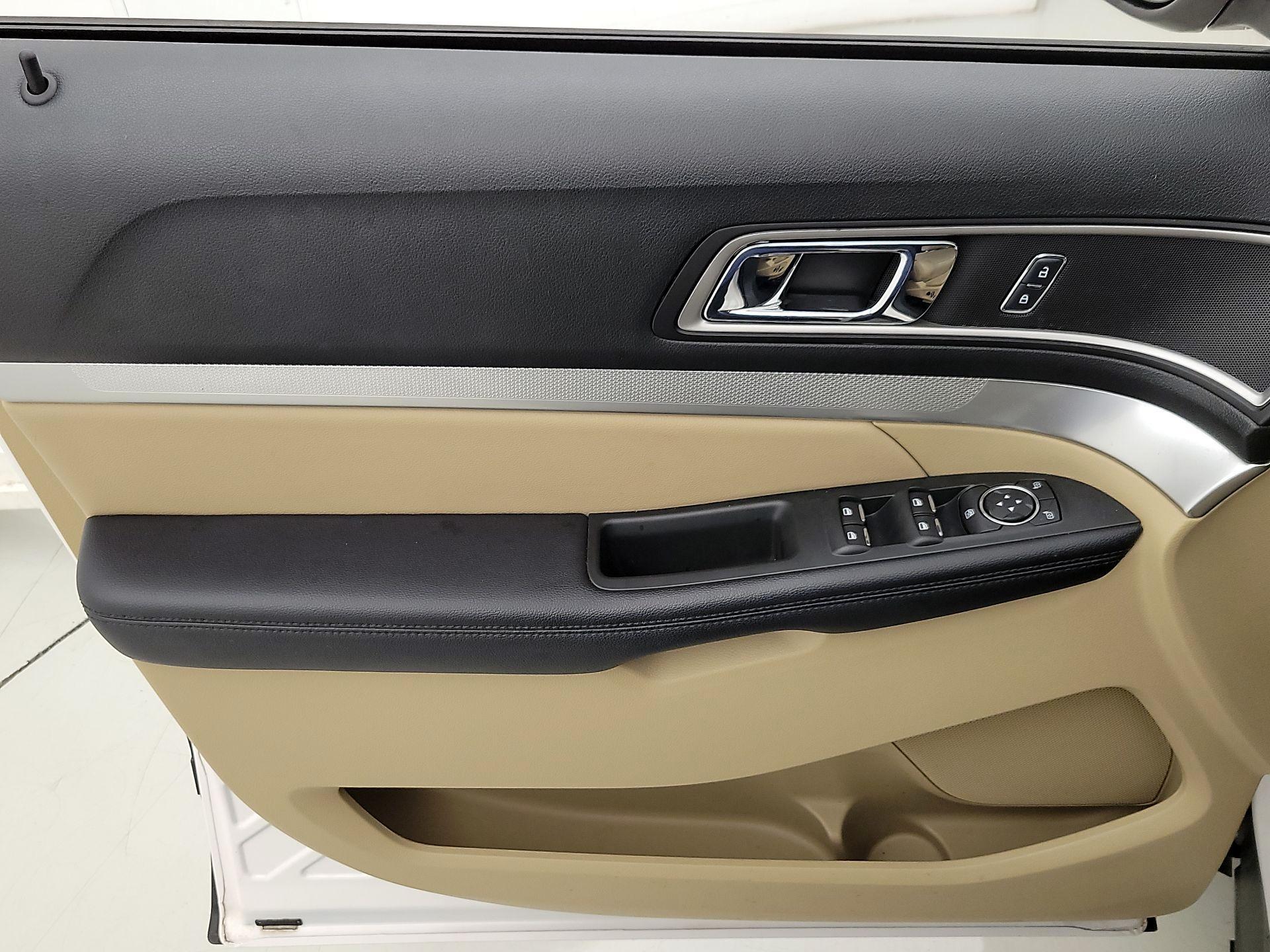 Thumbnail: 2017 Ford Explorer - 12