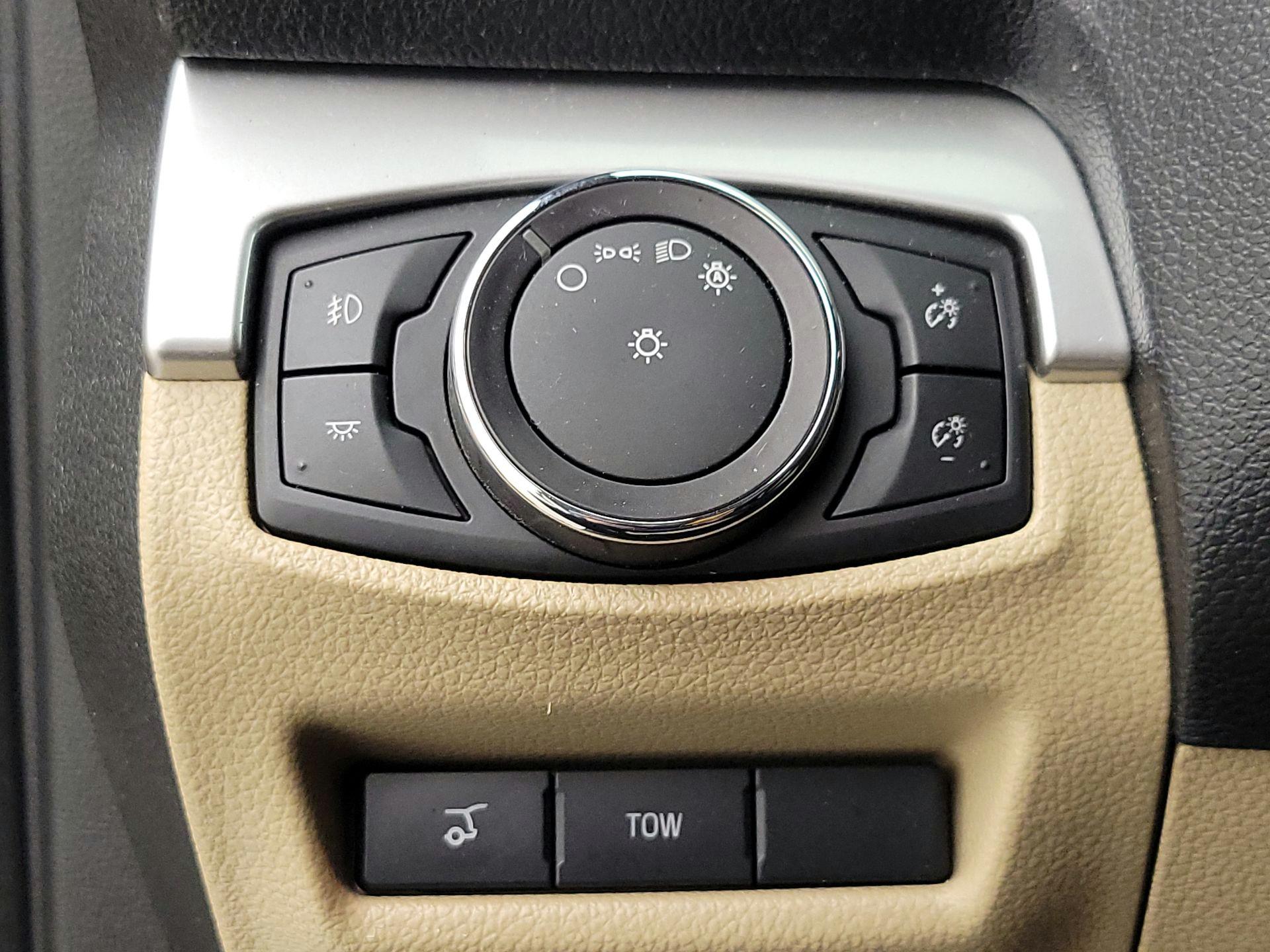 Thumbnail: 2017 Ford Explorer - 13