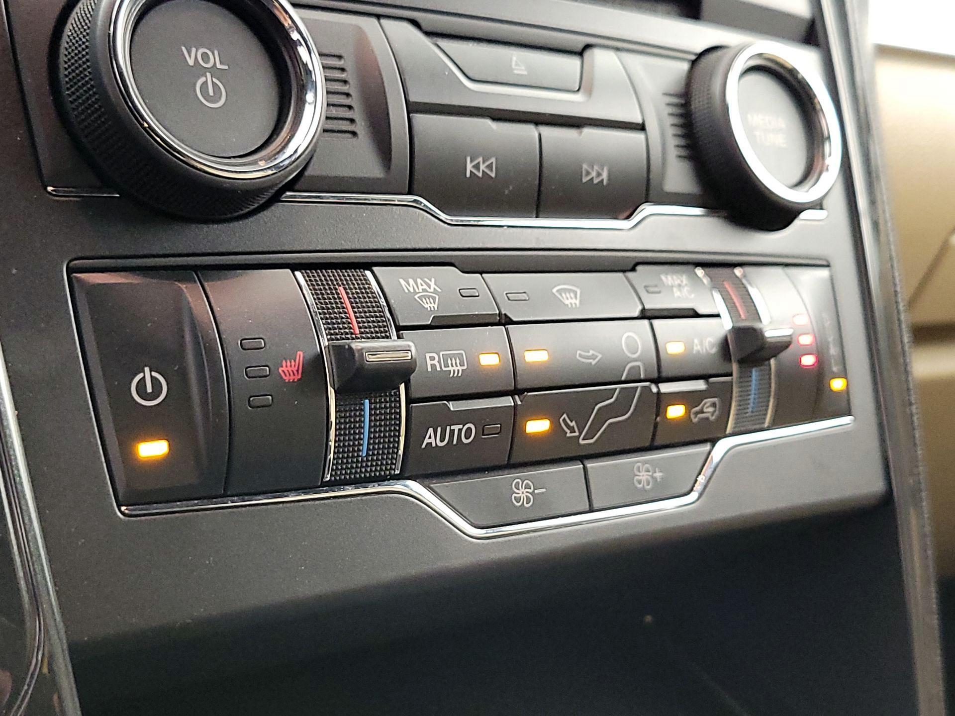 Thumbnail: 2017 Ford Explorer - 17