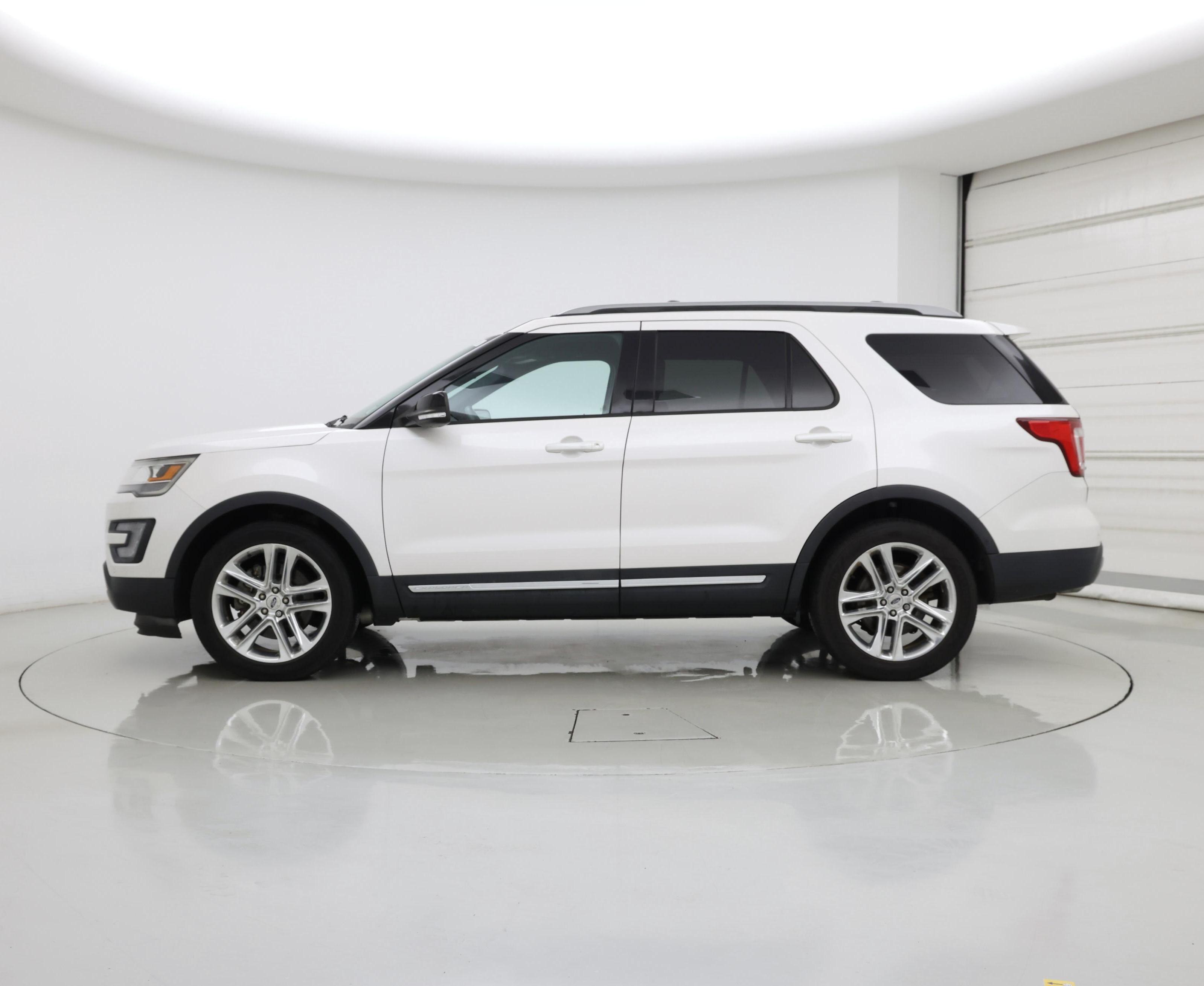 Thumbnail: 2017 Ford Explorer - 3