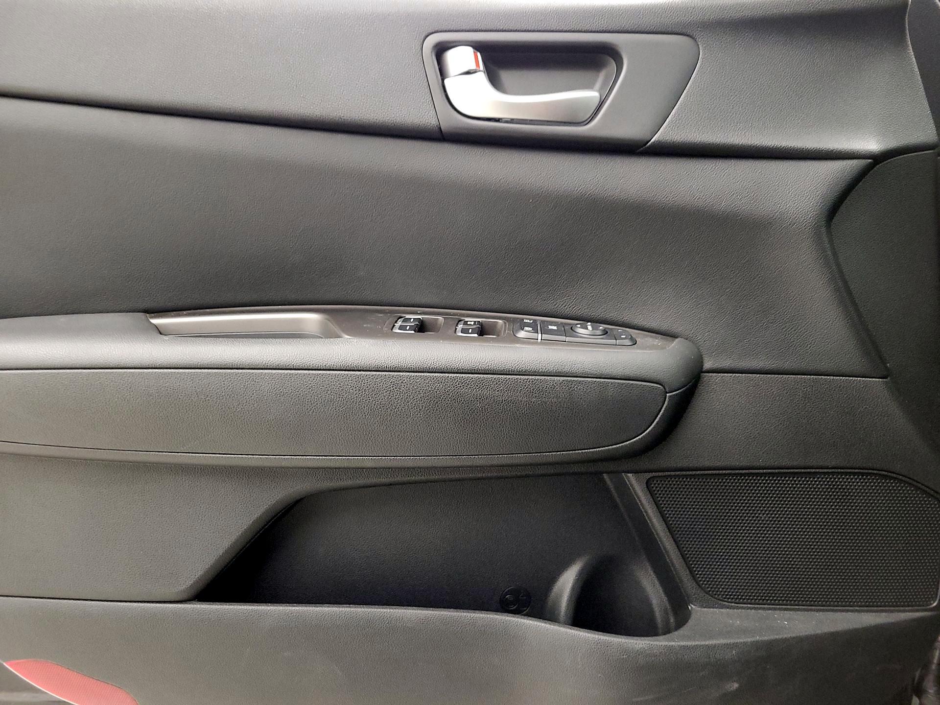 Thumbnail: 2019 Kia Optima - 12