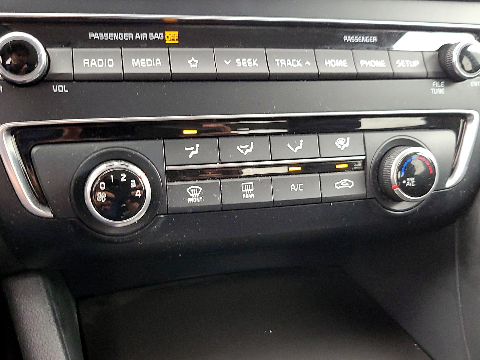 Thumbnail: 2019 Kia Optima - 16
