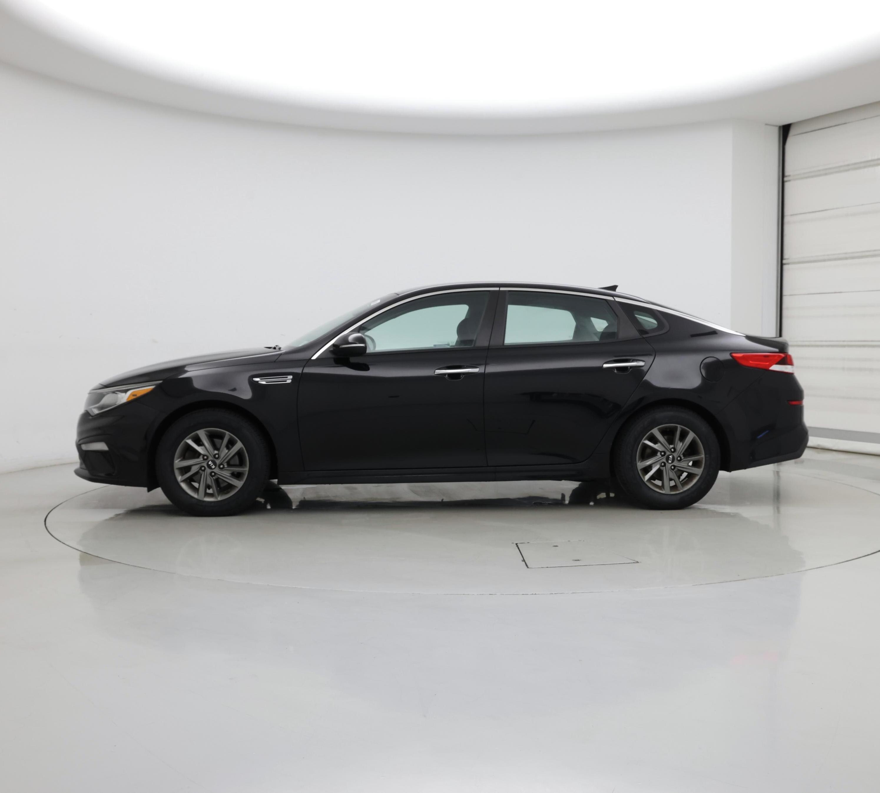 Thumbnail: 2019 Kia Optima - 3