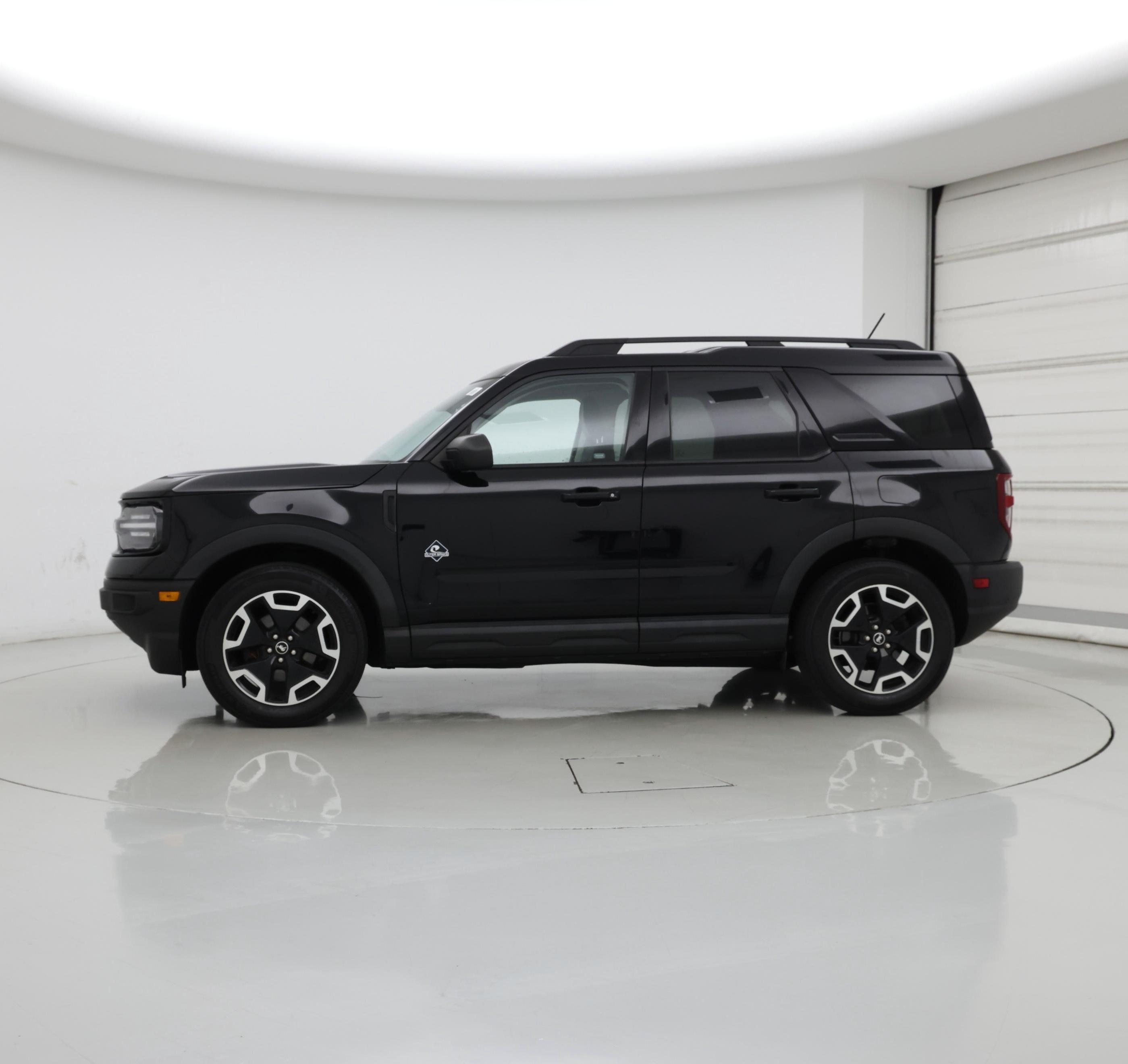 Thumbnail: 2021 Ford Bronco Sport - 3