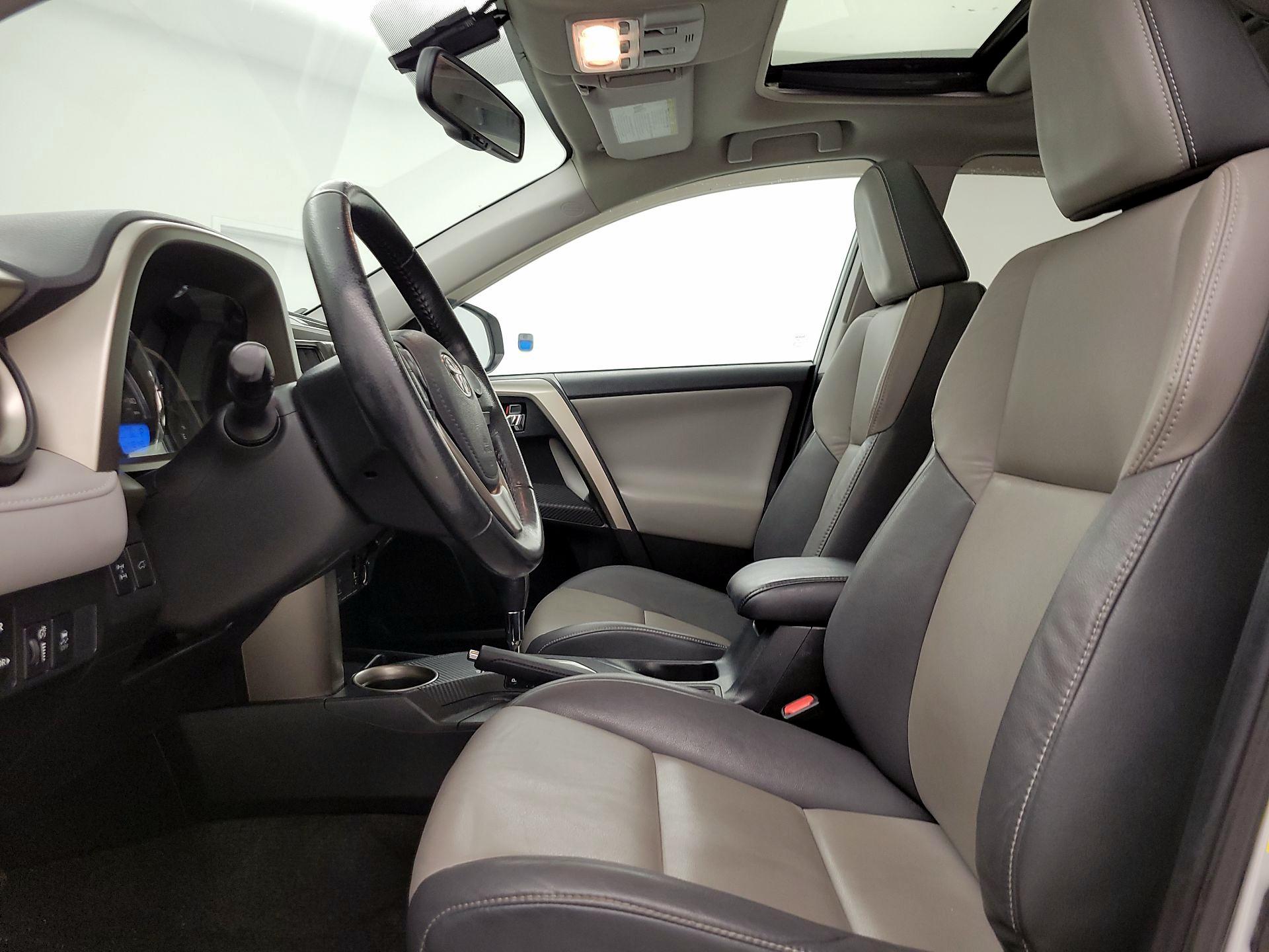 Thumbnail: 2015 Toyota RAV4 - 11