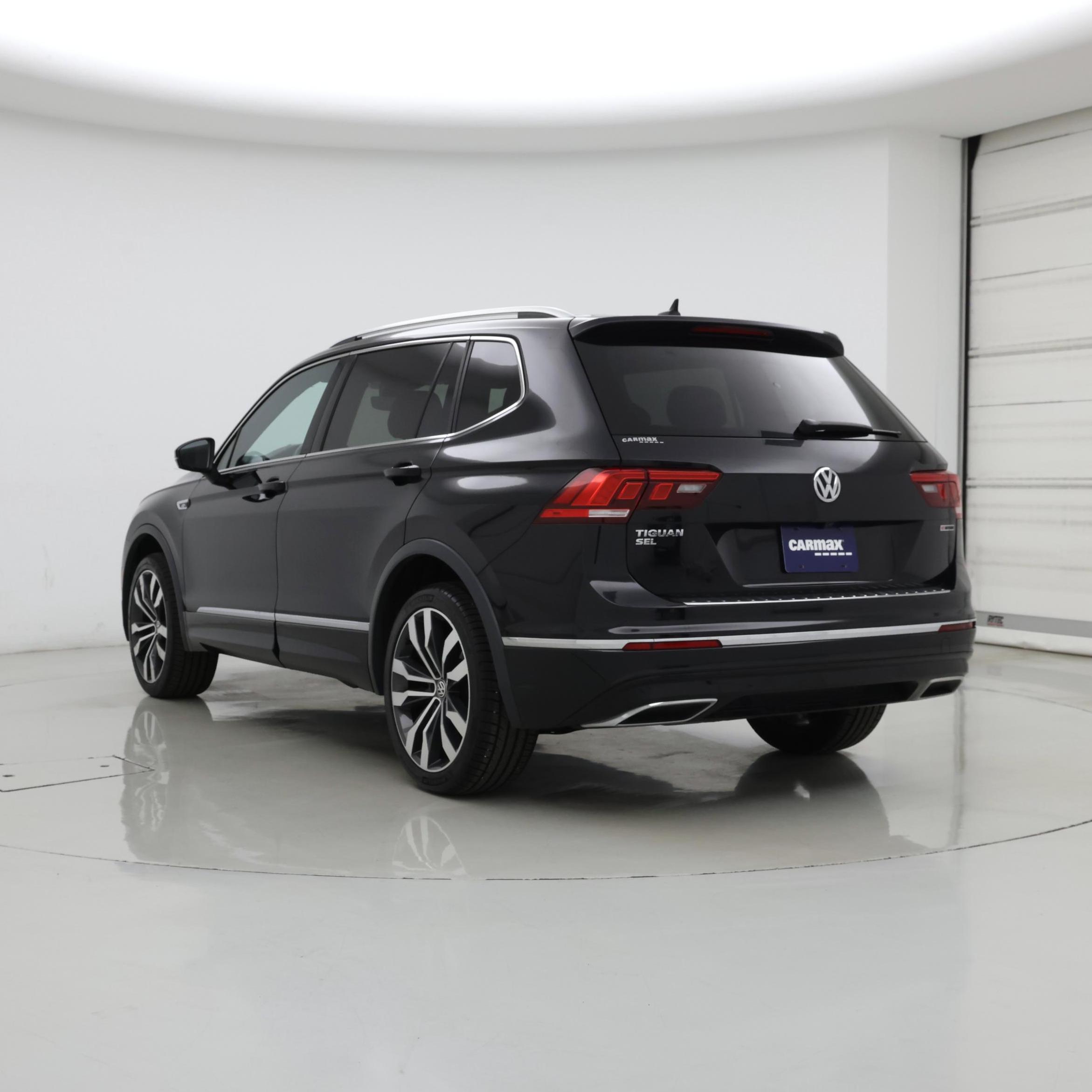 Thumbnail: 2021 Volkswagen Tiguan - 2