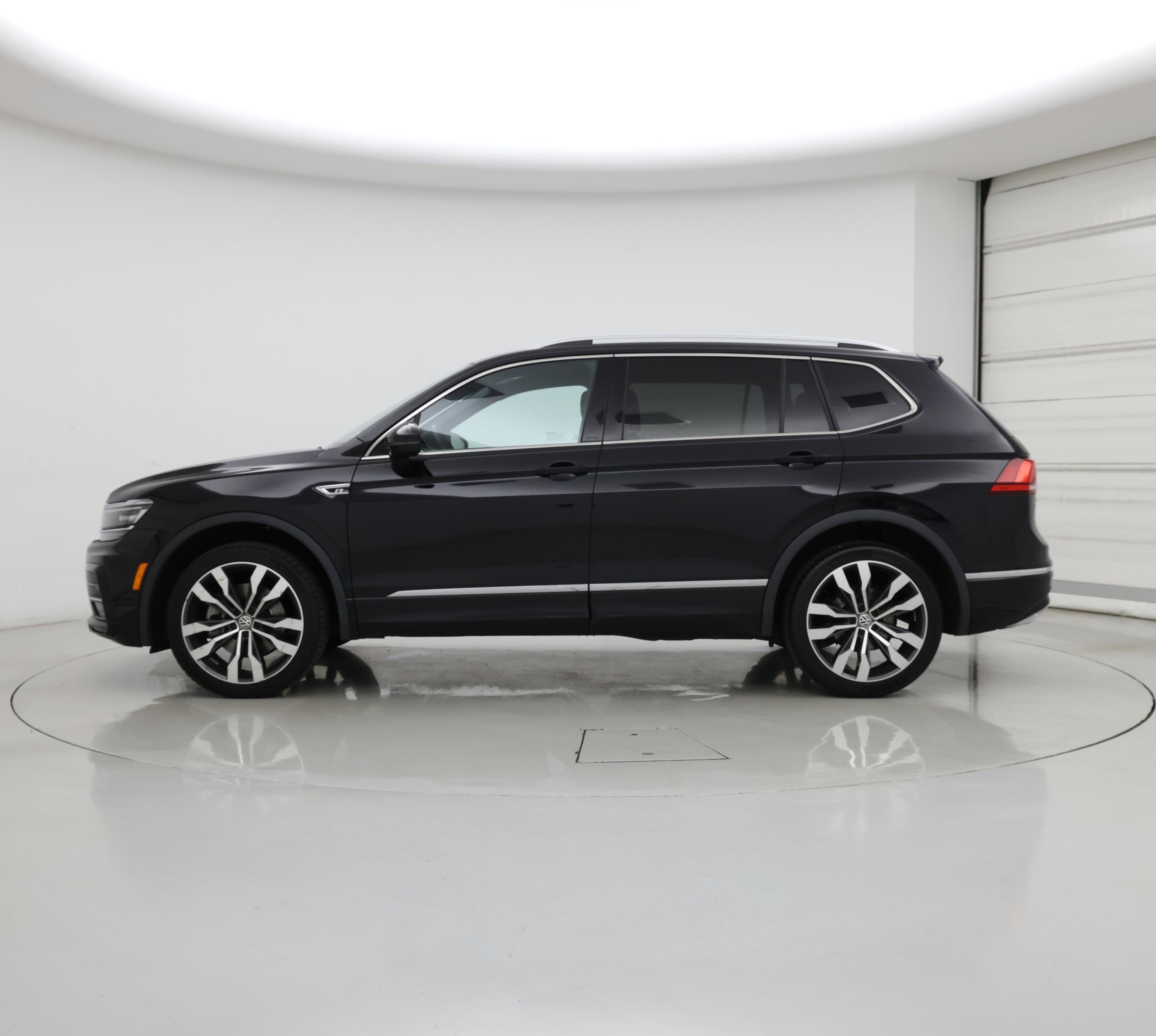 Thumbnail: 2021 Volkswagen Tiguan - 3