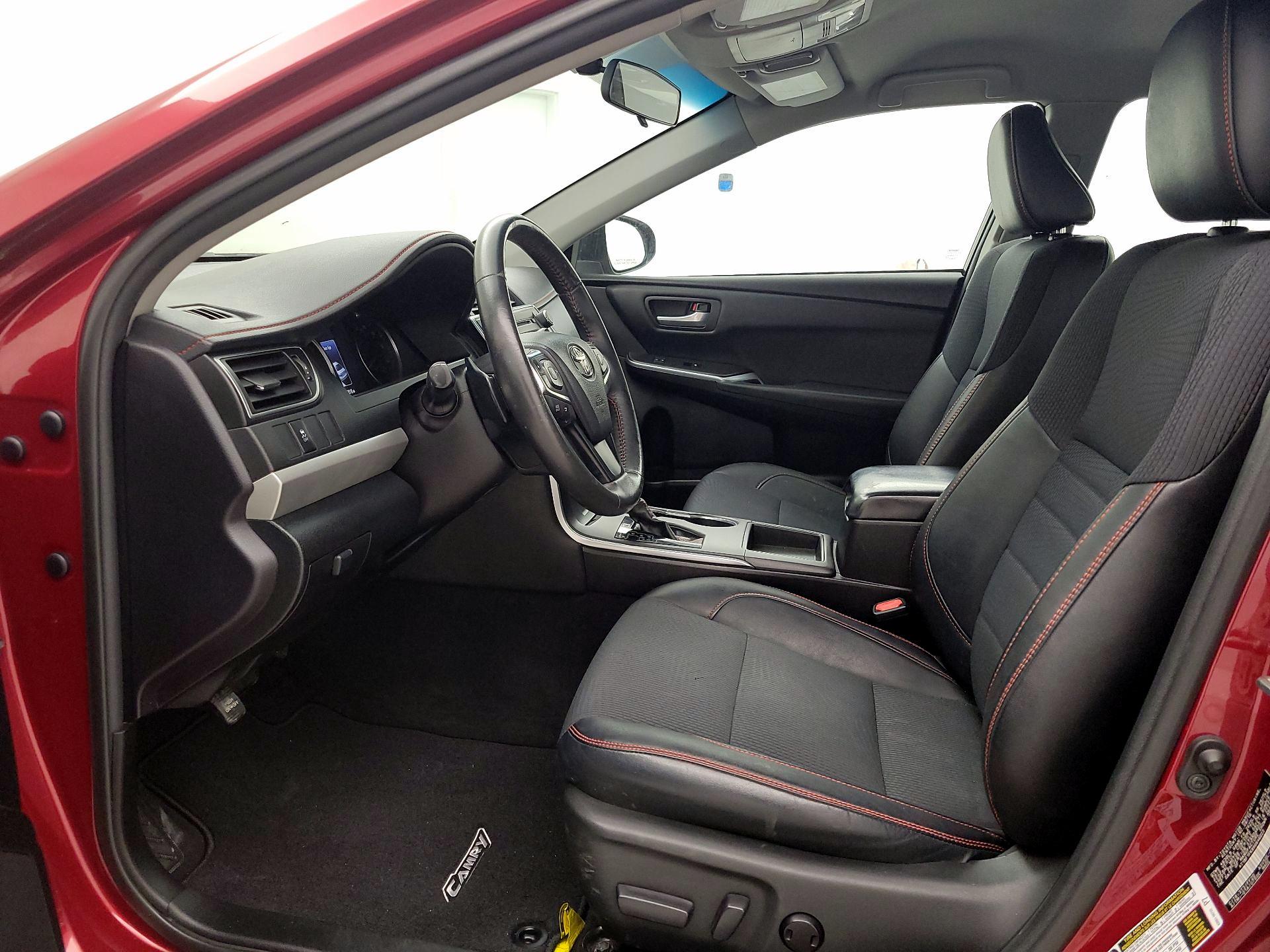 Thumbnail: 2017 Toyota Camry - 11