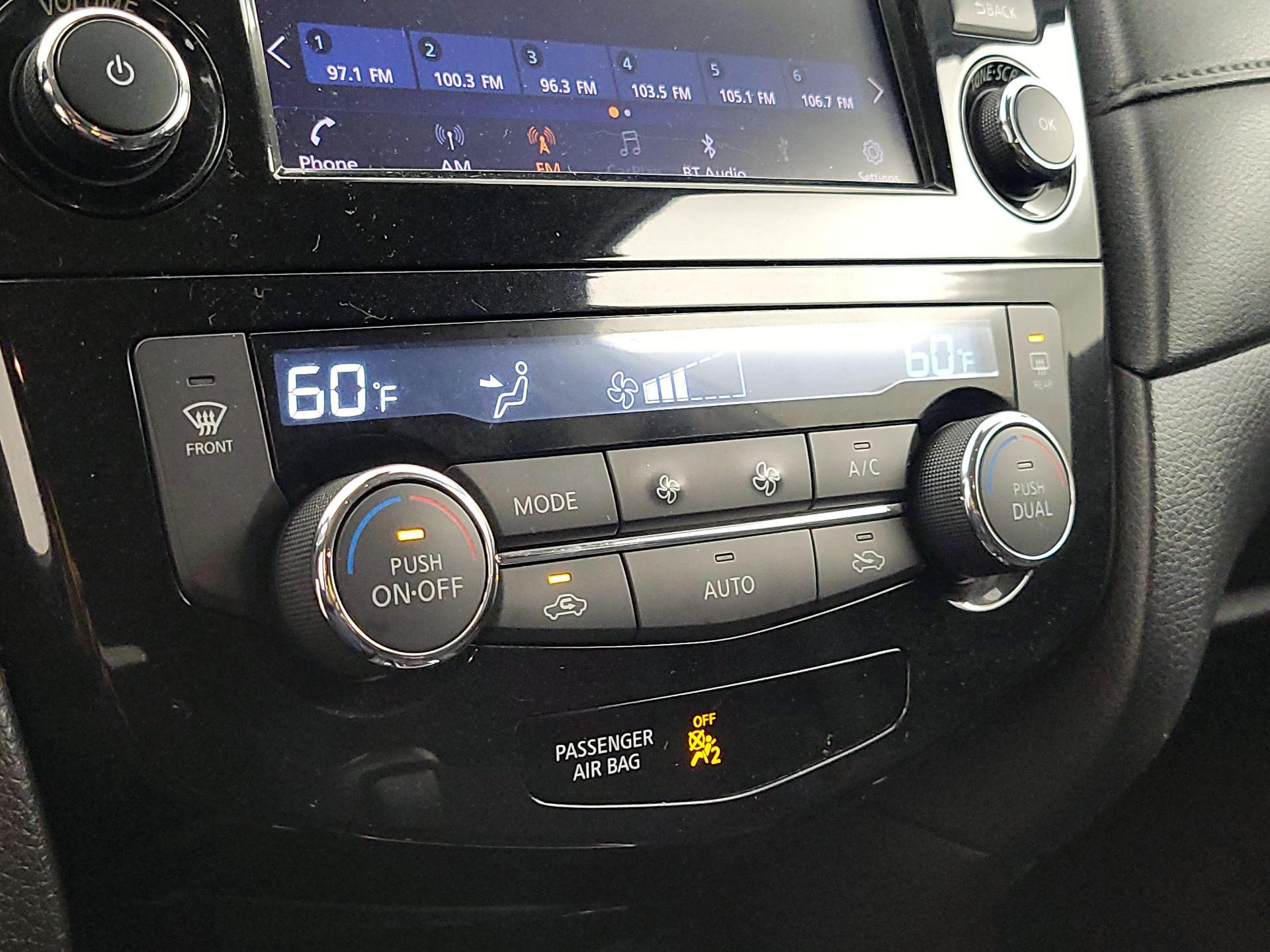 Thumbnail: 2019 Nissan Rogue - 16