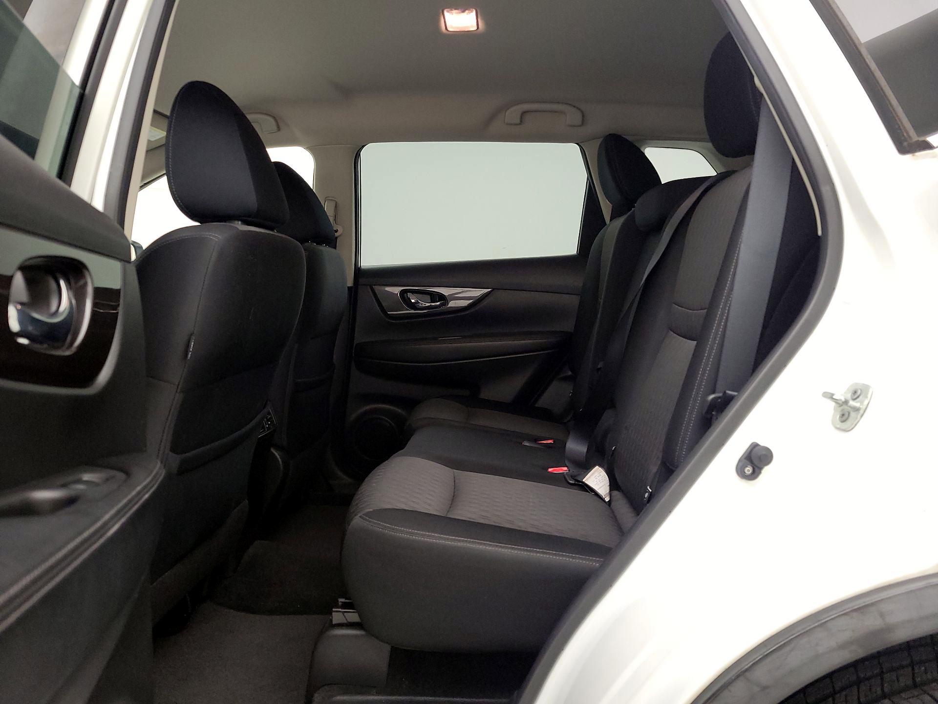 Thumbnail: 2019 Nissan Rogue - 19