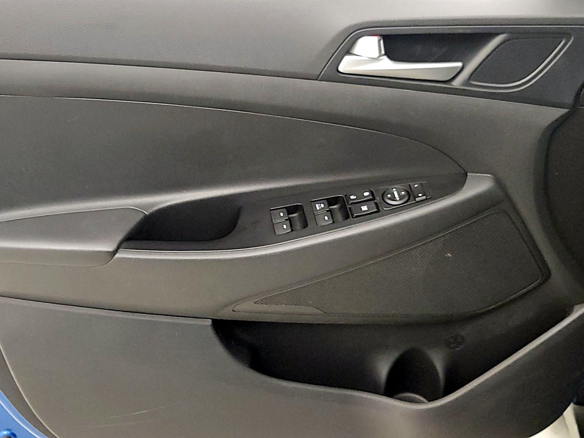 Thumbnail: 2019 Hyundai Tucson - 12