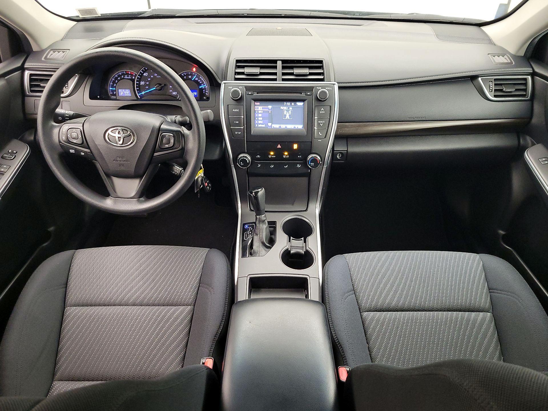 Thumbnail: 2015 Toyota Camry - 9