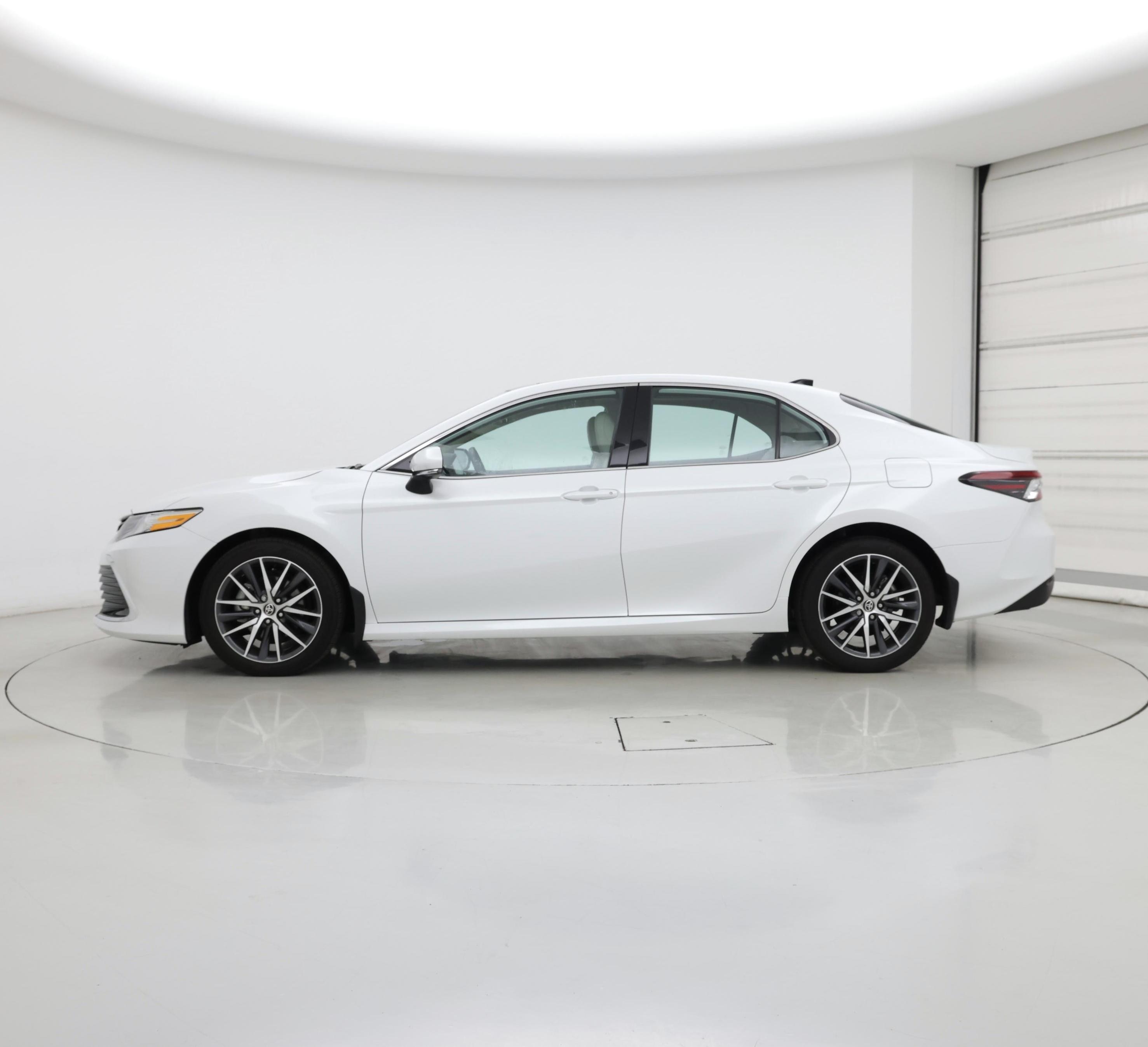 Thumbnail: 2023 Toyota Camry - 3