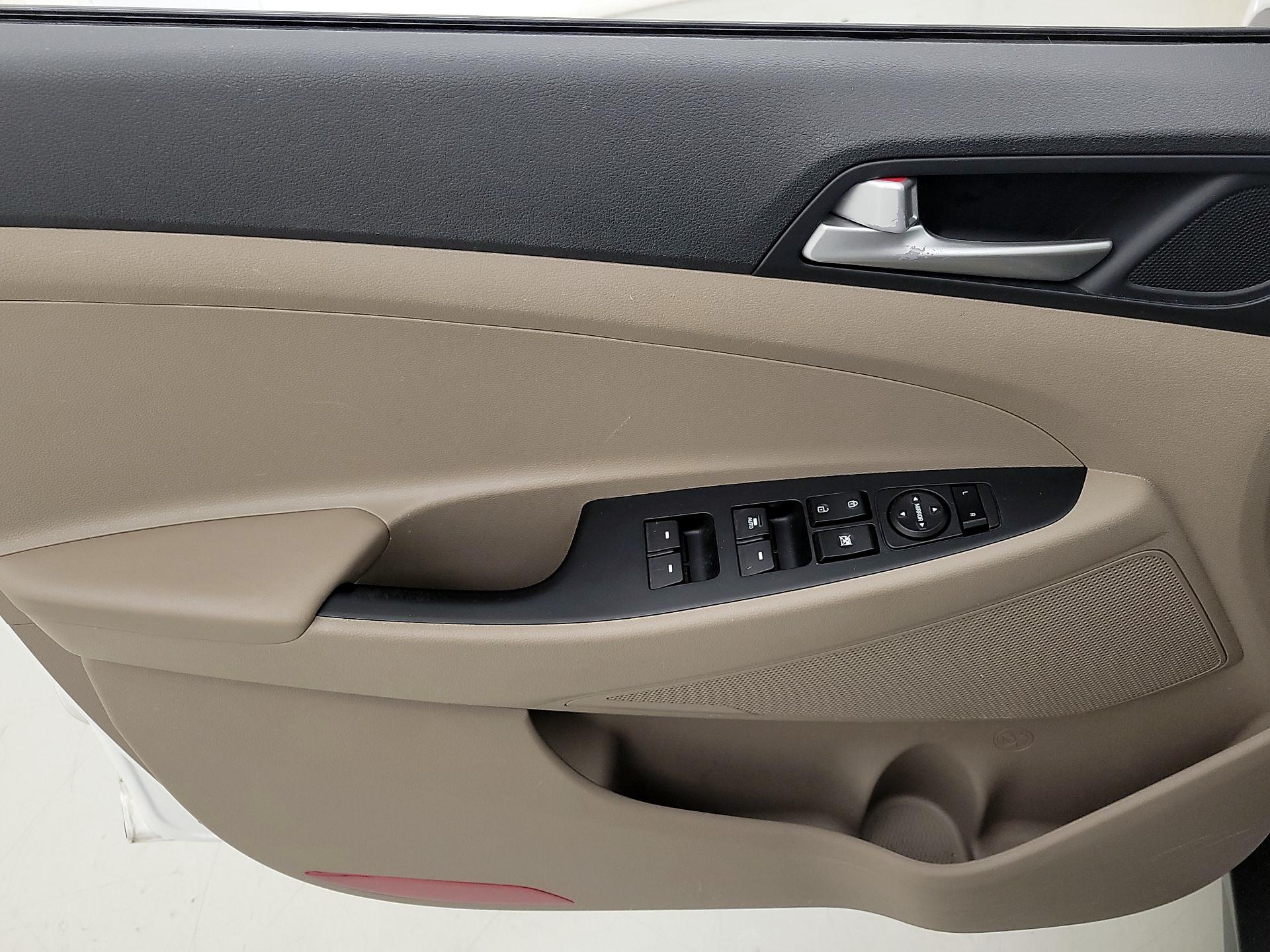 Thumbnail: 2019 Hyundai Tucson - 12