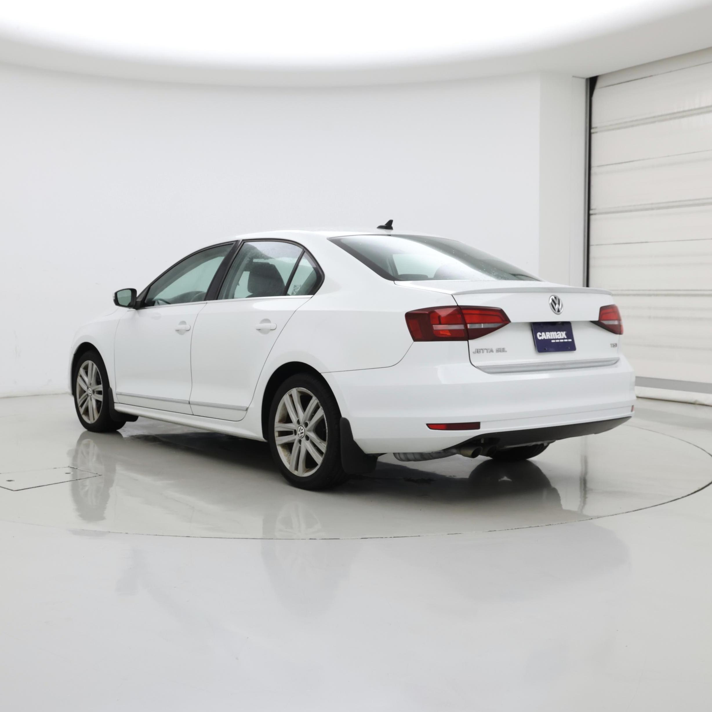 Thumbnail: 2017 Volkswagen Jetta - 2