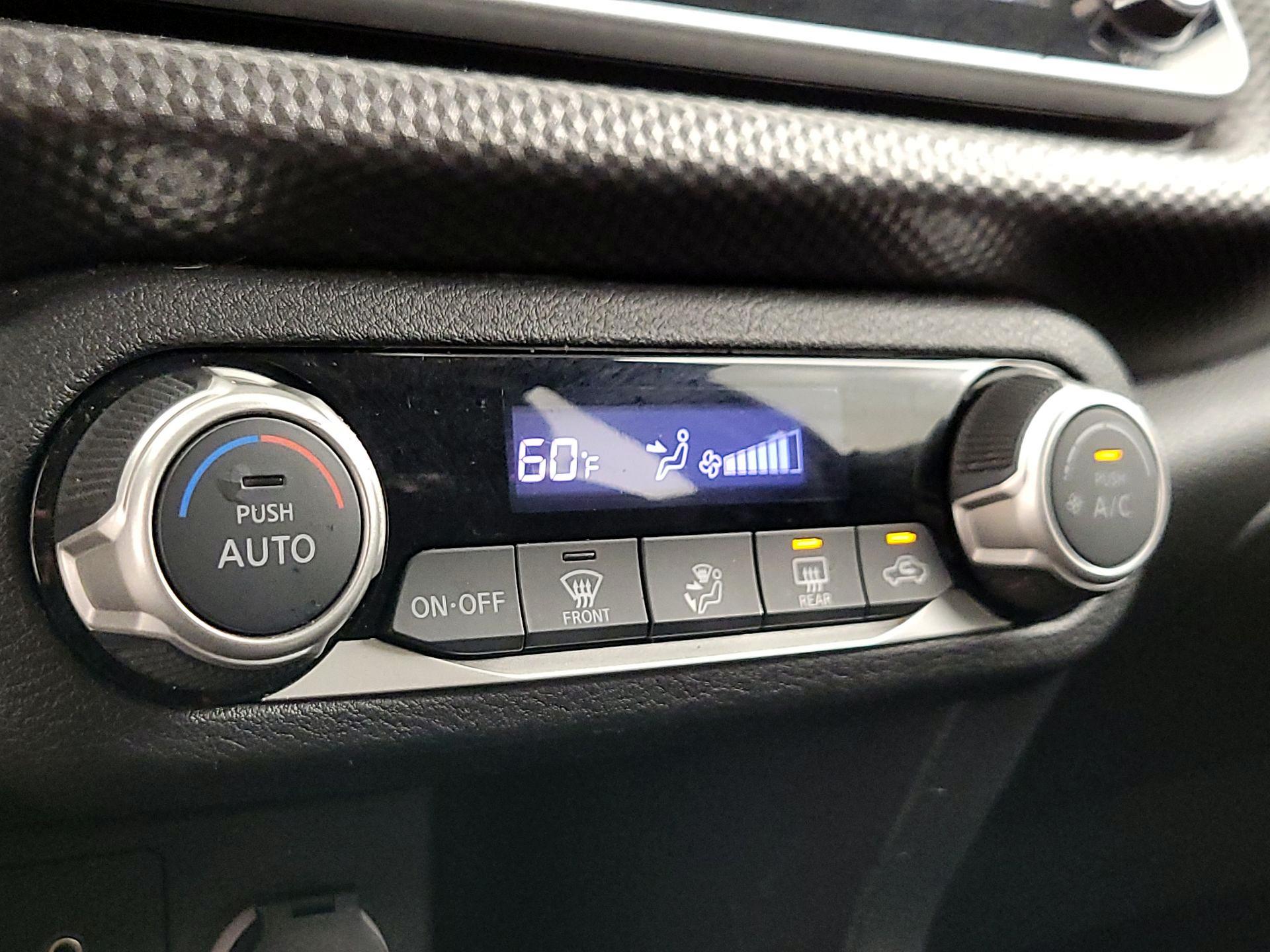 Thumbnail: 2019 Nissan Kicks - 16