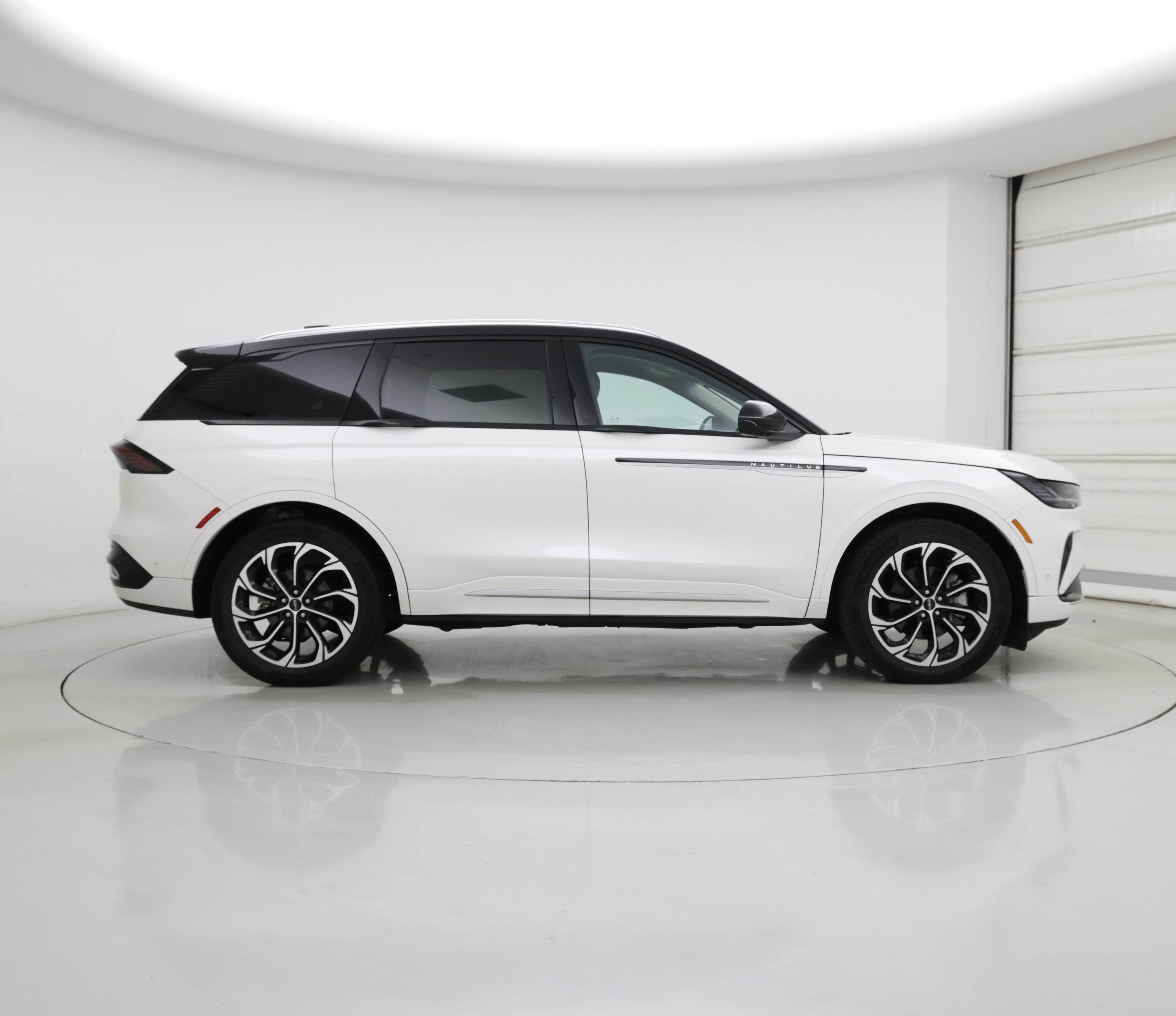 Thumbnail: 2024 Lincoln Nautilus - 7