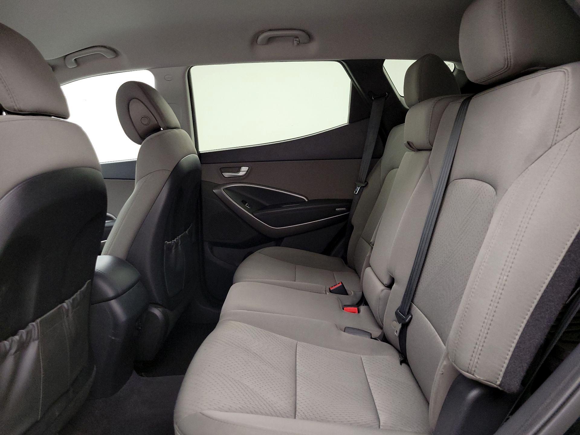 Thumbnail: 2016 Hyundai Santa Fe - 19