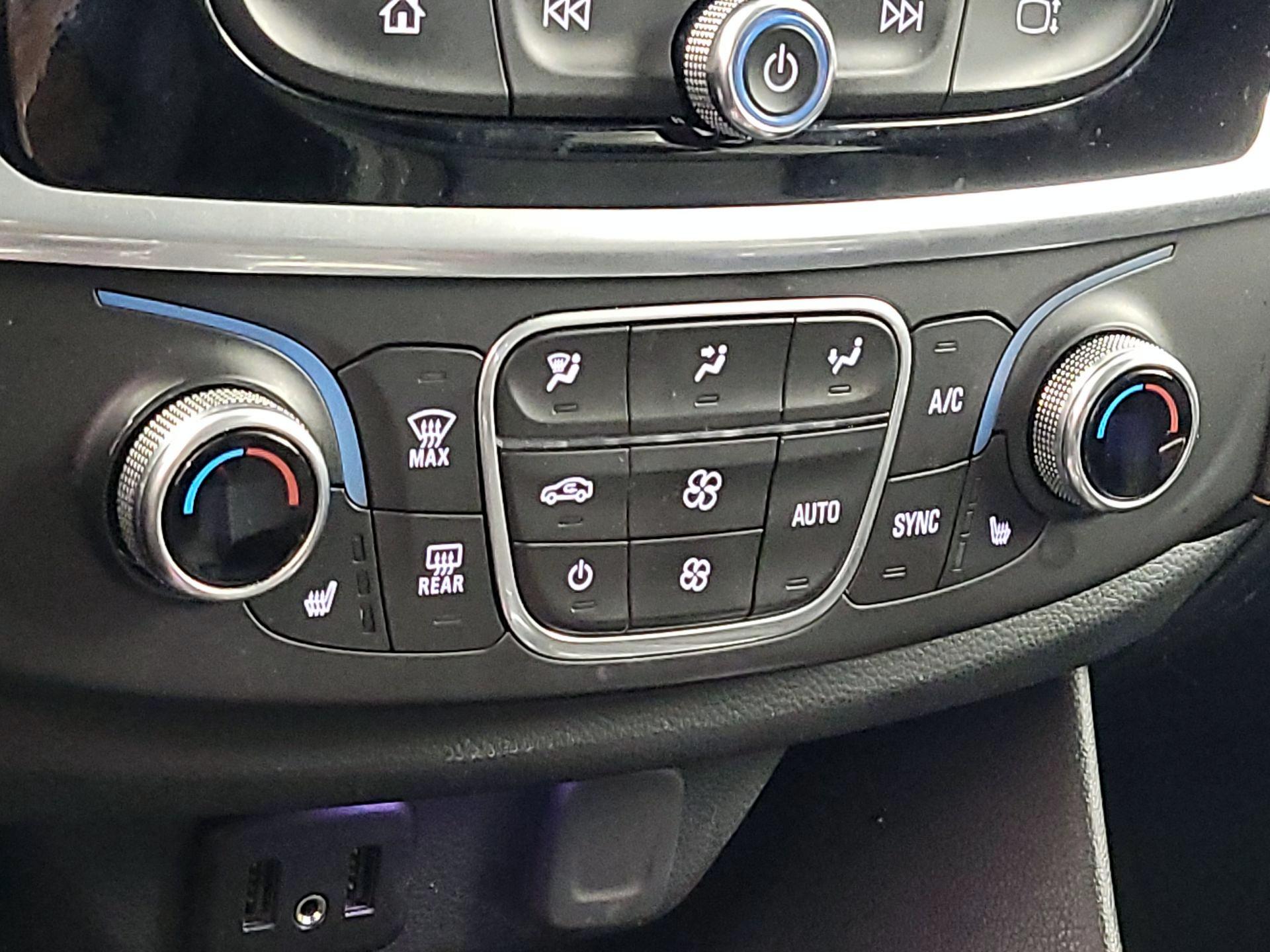 Thumbnail: 2019 Chevrolet Traverse - 17