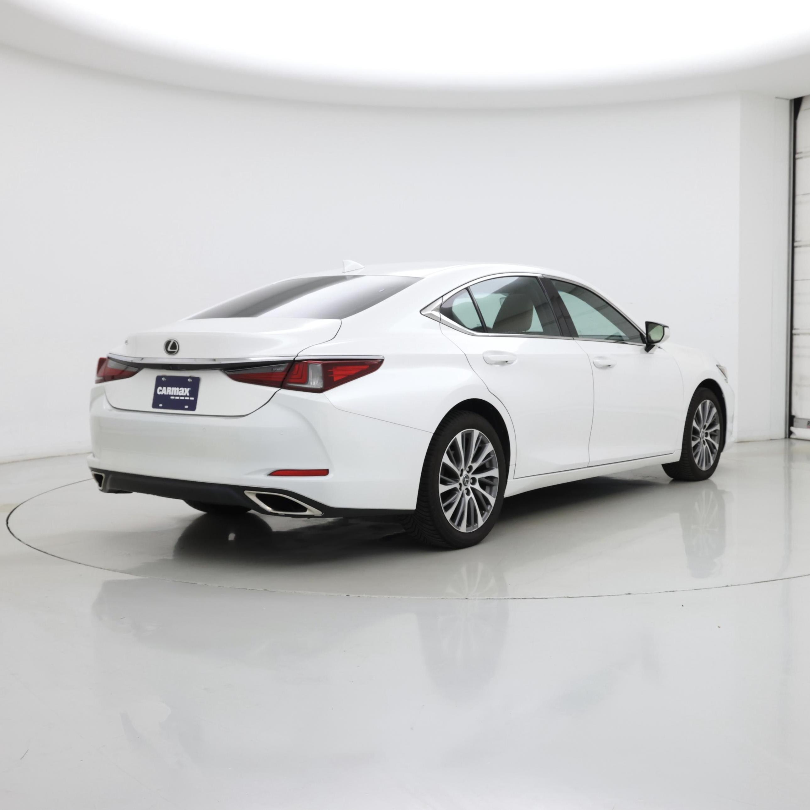 Thumbnail: 2019 Lexus ES - 8