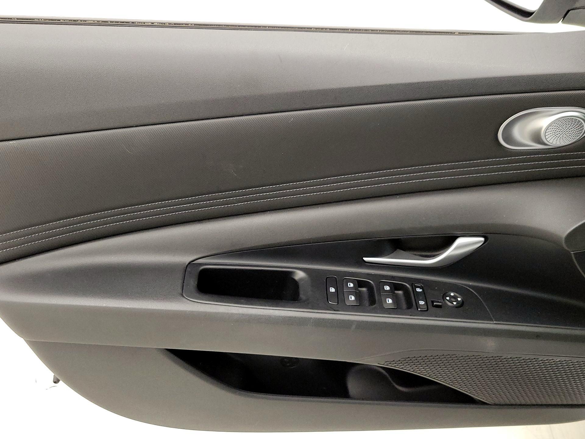 Thumbnail: 2022 Hyundai Elantra - 12