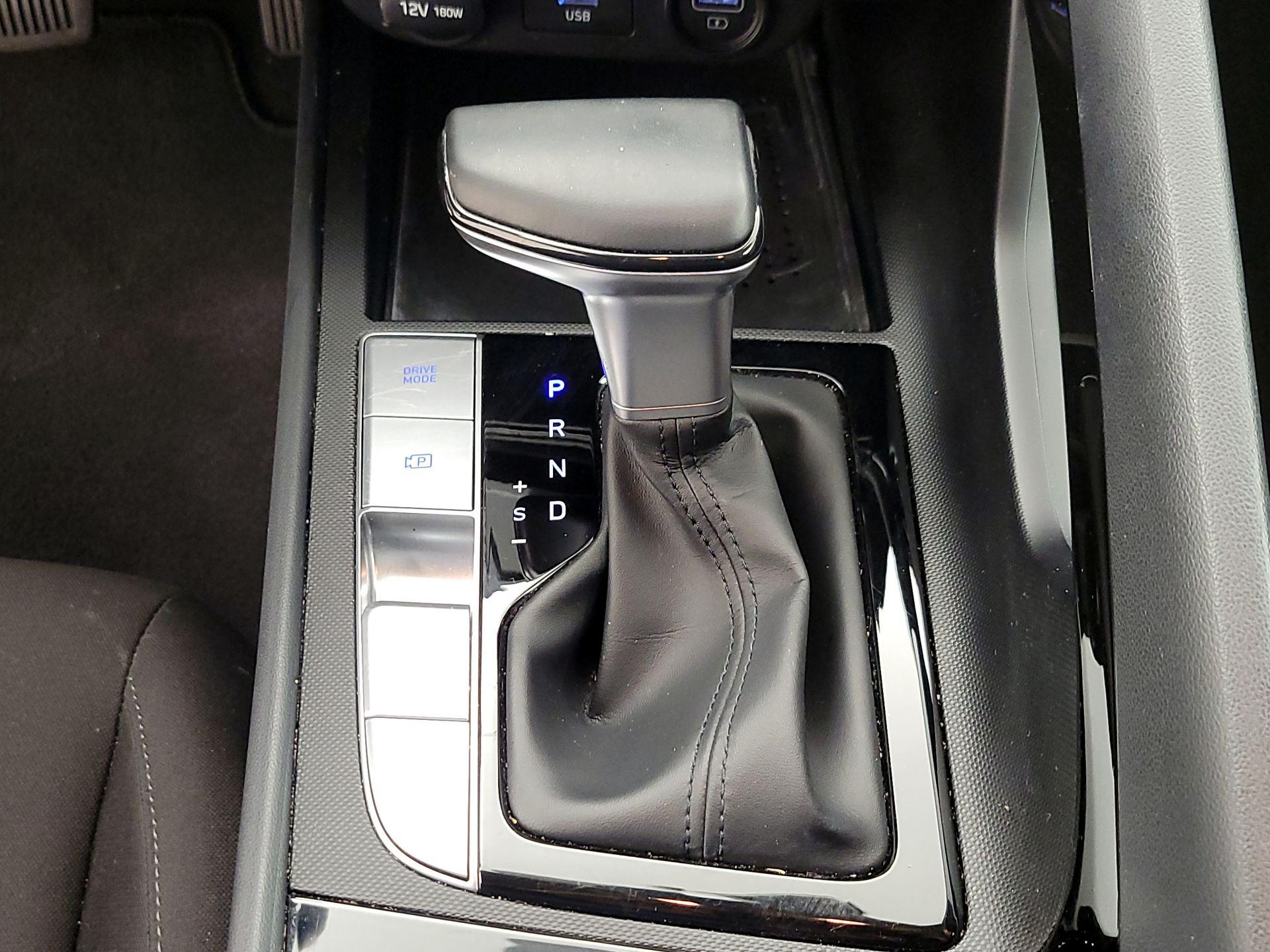 Thumbnail: 2022 Hyundai Elantra - 17