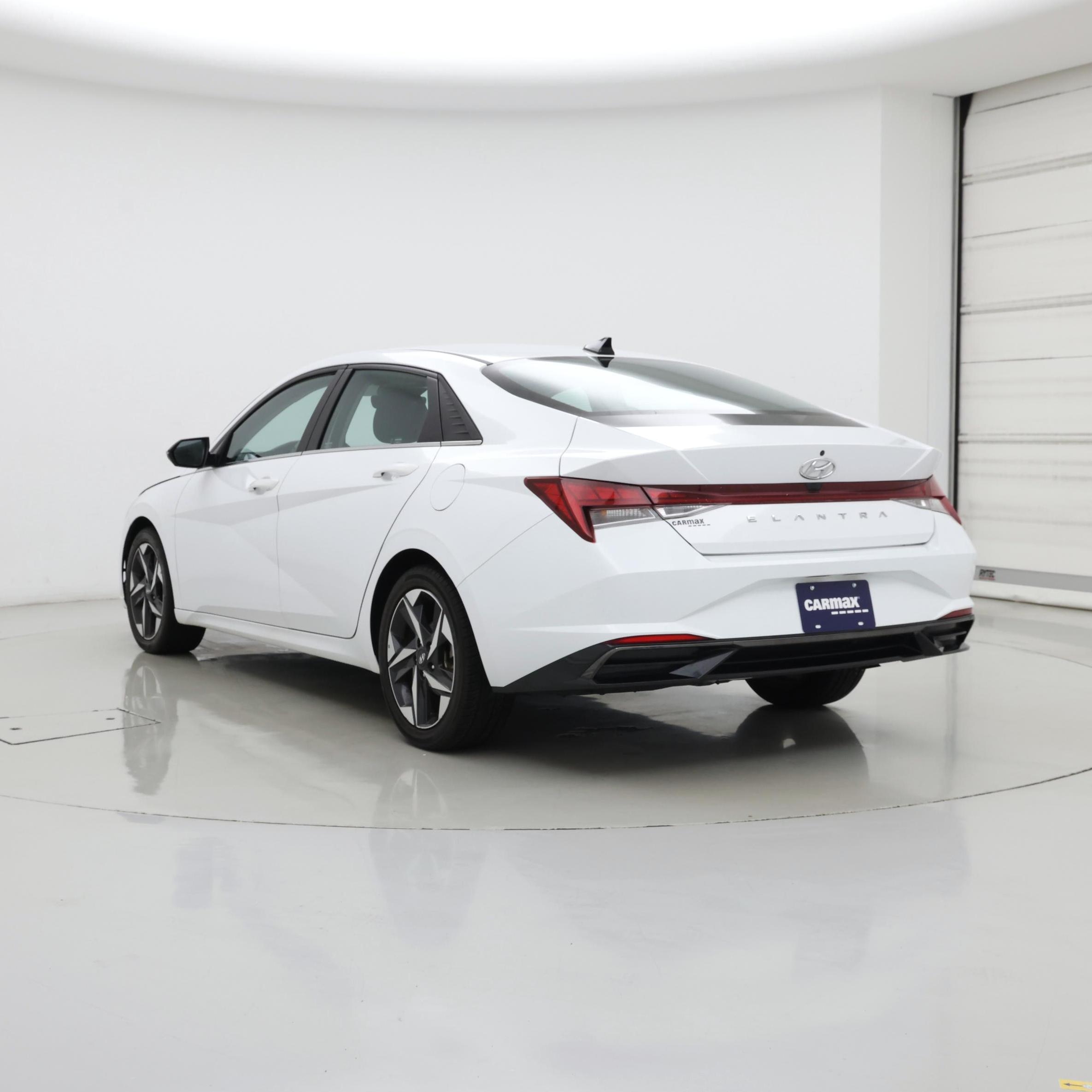 Thumbnail: 2022 Hyundai Elantra - 2