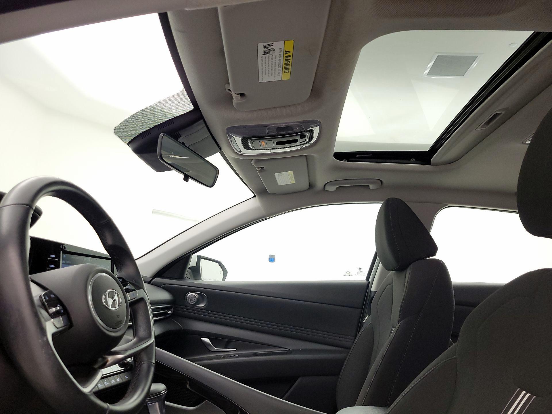 Thumbnail: 2022 Hyundai Elantra - 19