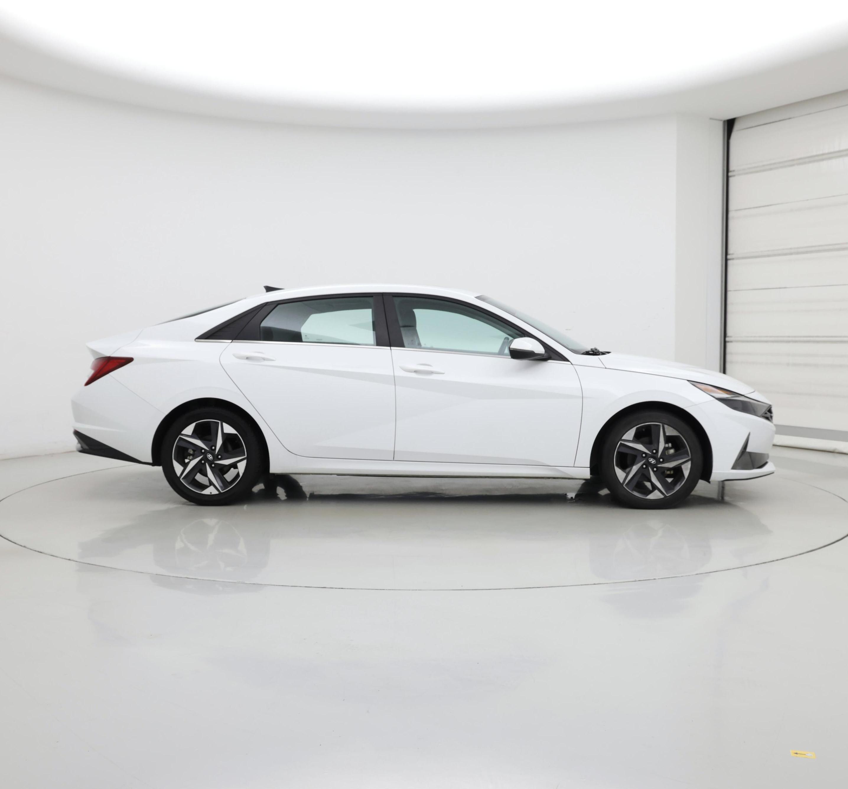 Thumbnail: 2022 Hyundai Elantra - 7