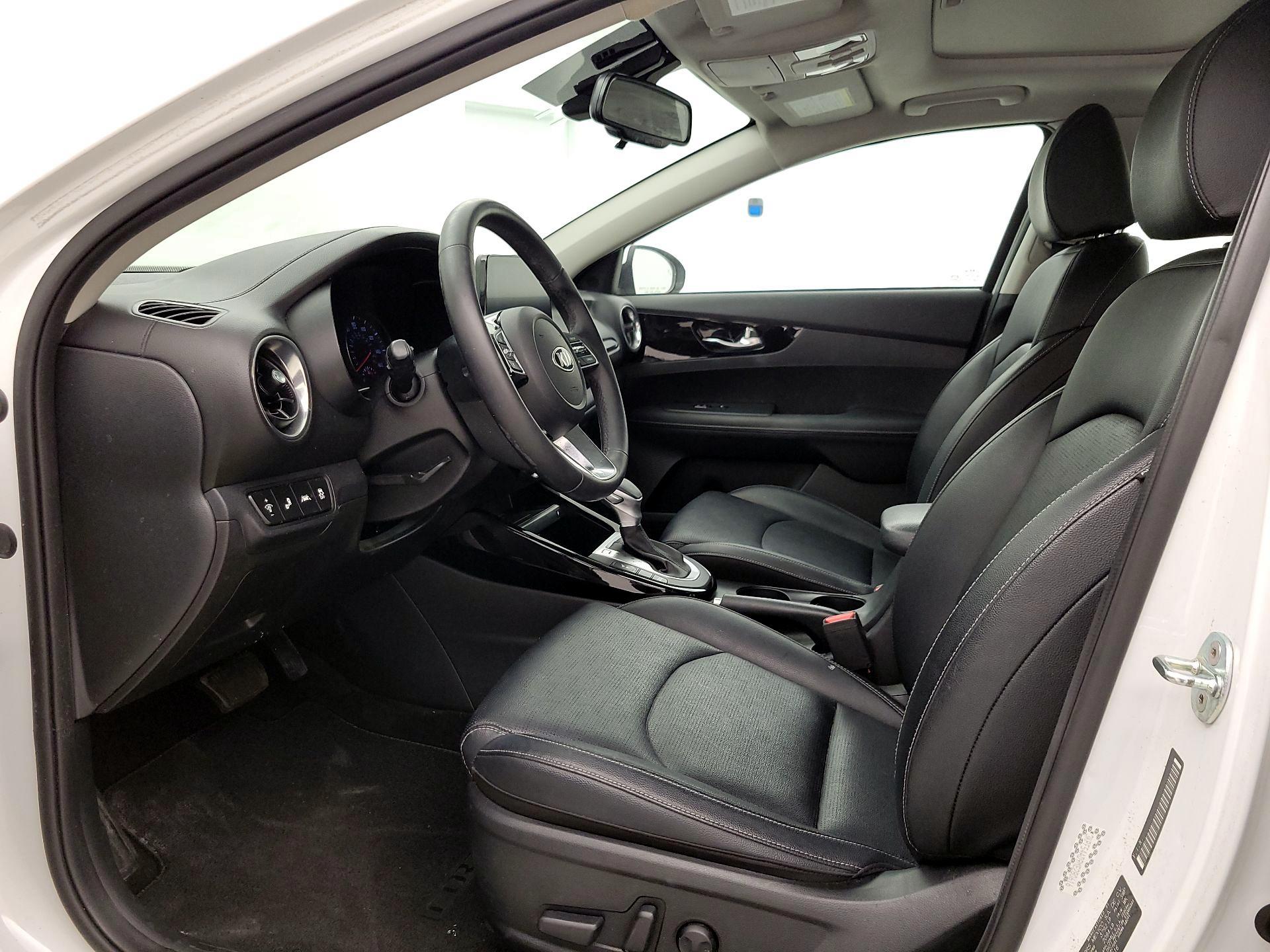 Thumbnail: 2021 Kia Forte - 11