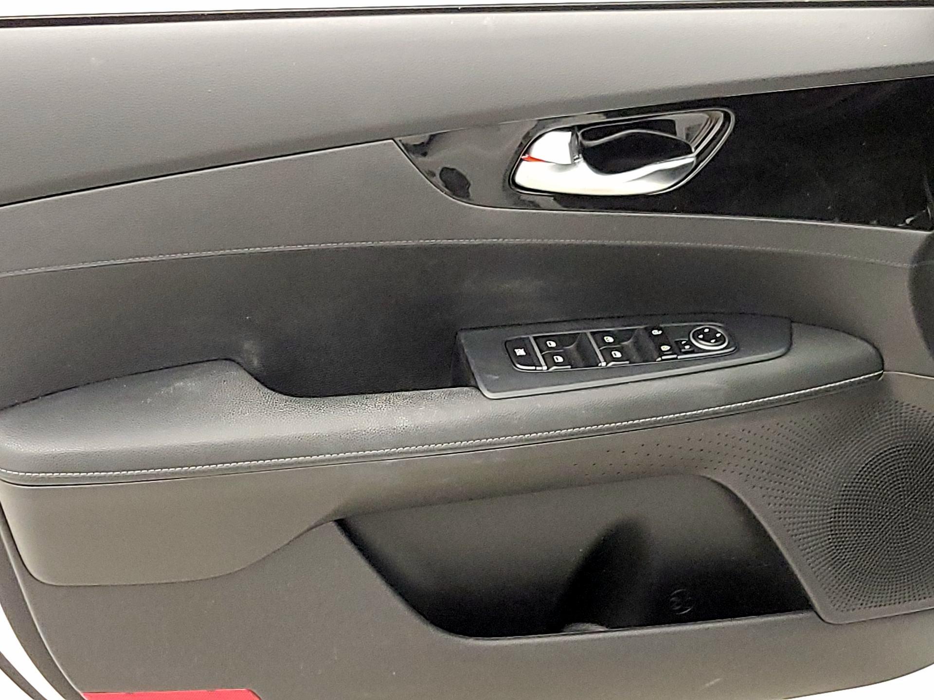 Thumbnail: 2021 Kia Forte - 12