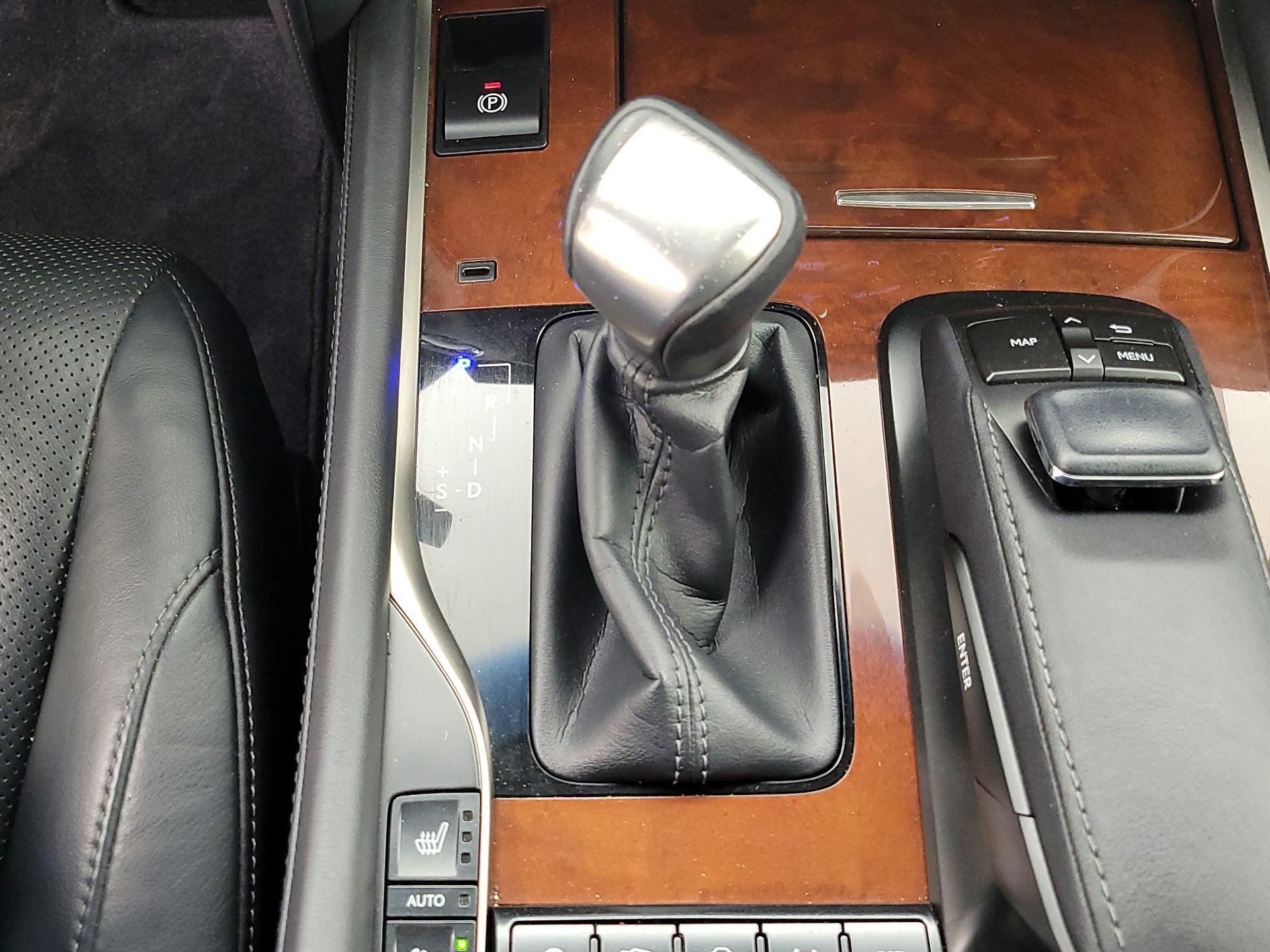 Thumbnail: 2017 Lexus LX - 18