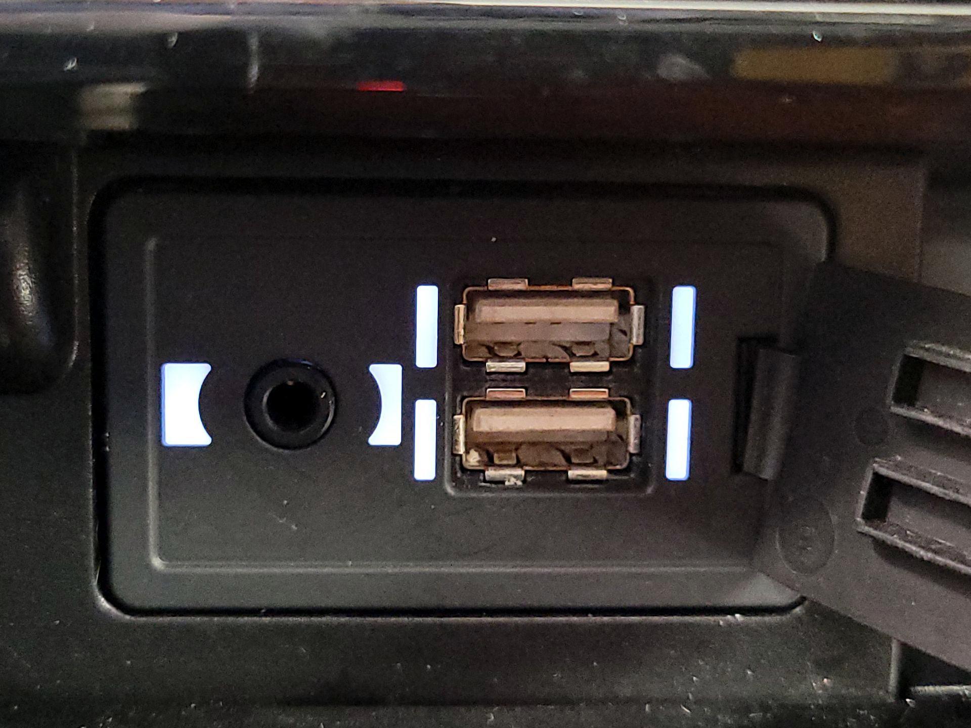 Thumbnail: 2017 Lexus LX - 19