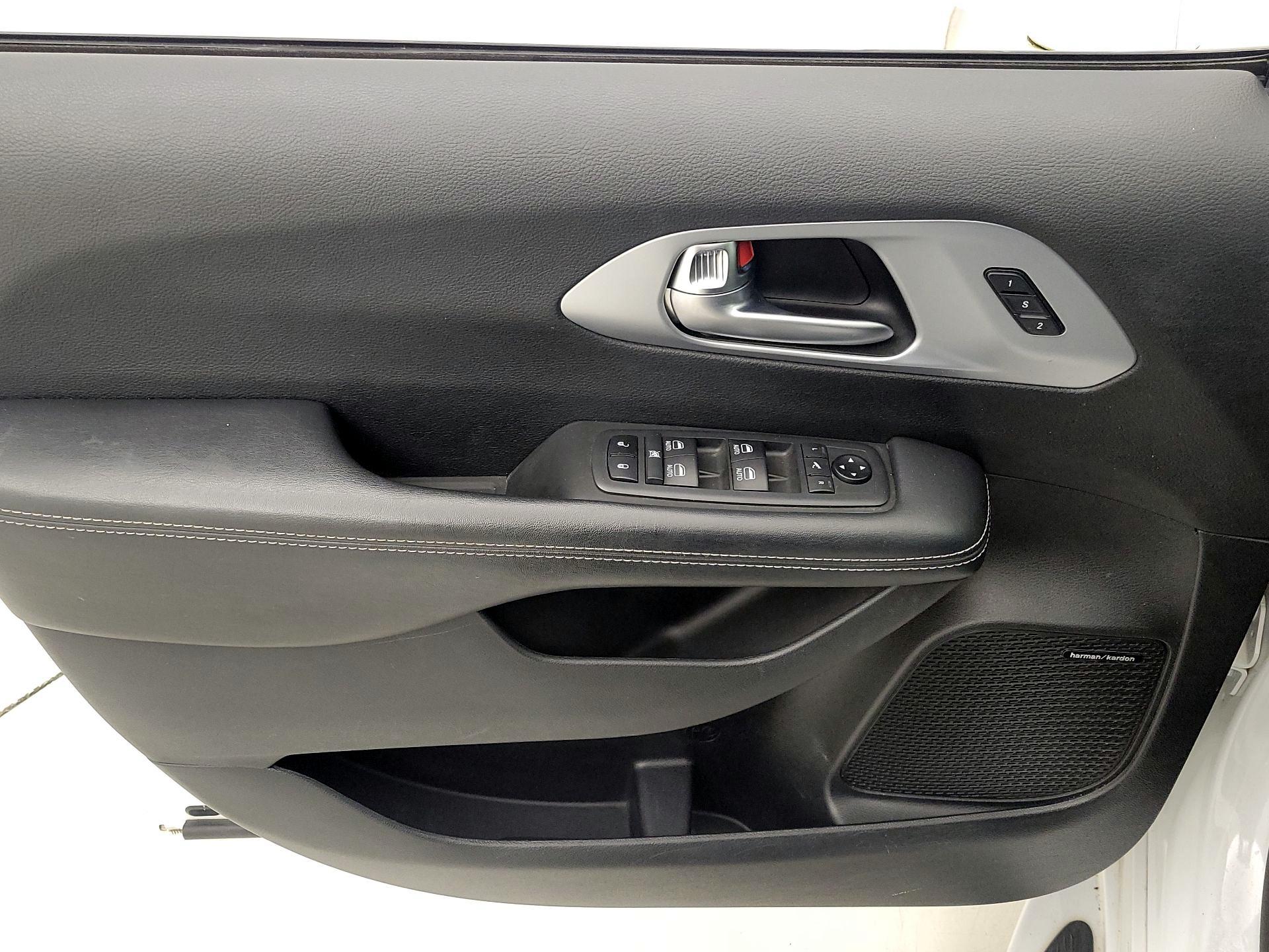 Thumbnail: 2020 Chrysler Pacifica - 12