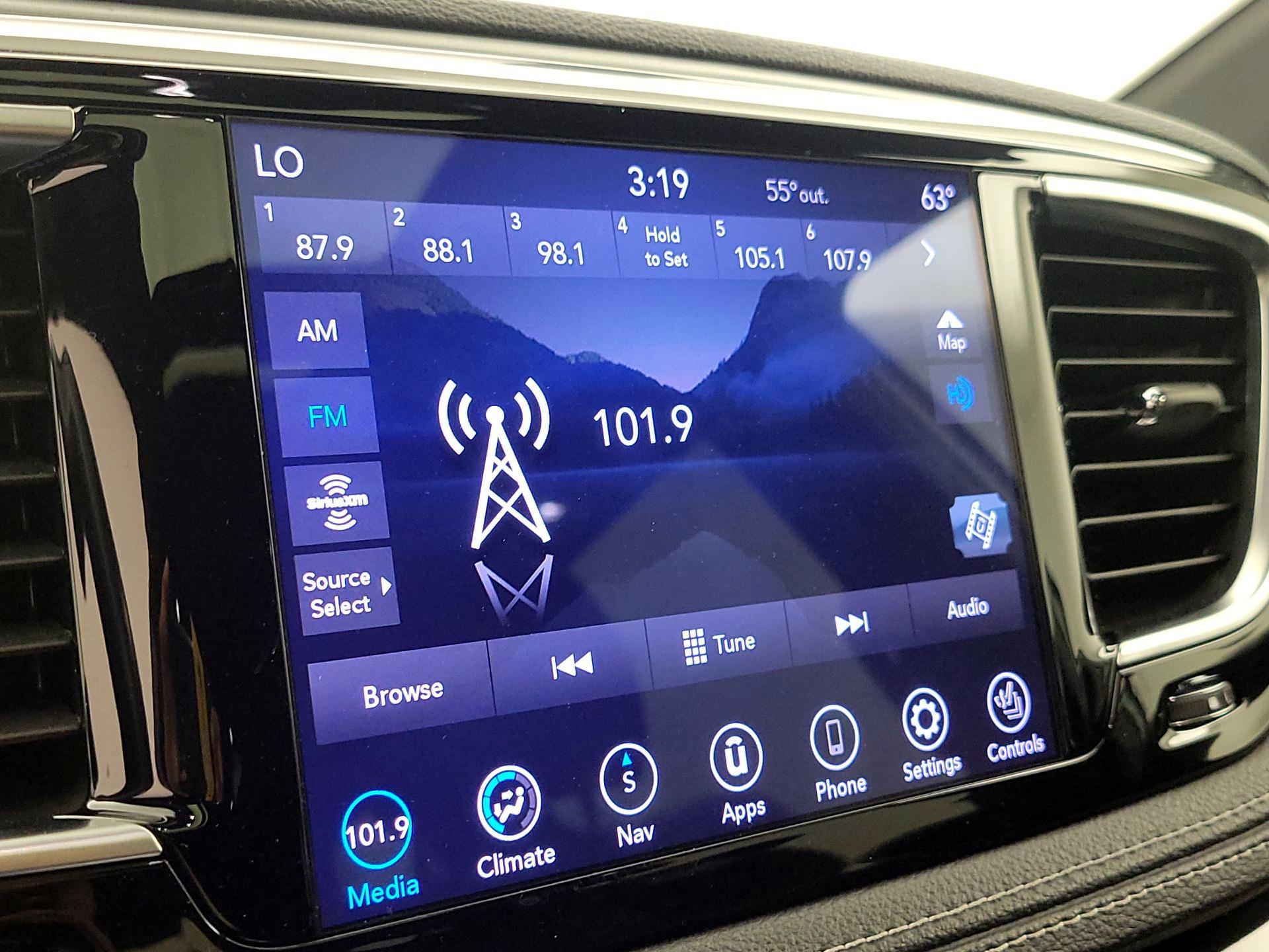 Thumbnail: 2020 Chrysler Pacifica - 16