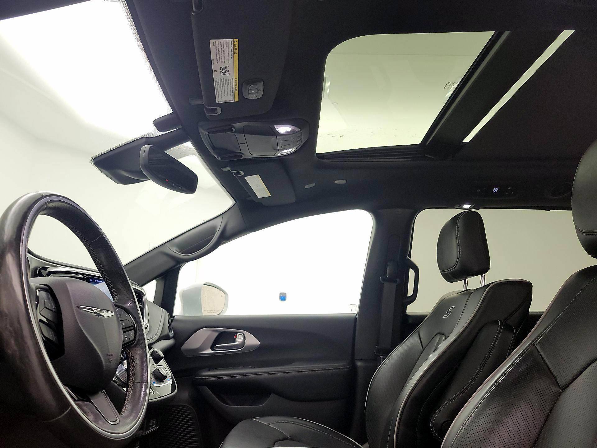 Thumbnail: 2020 Chrysler Pacifica - 20
