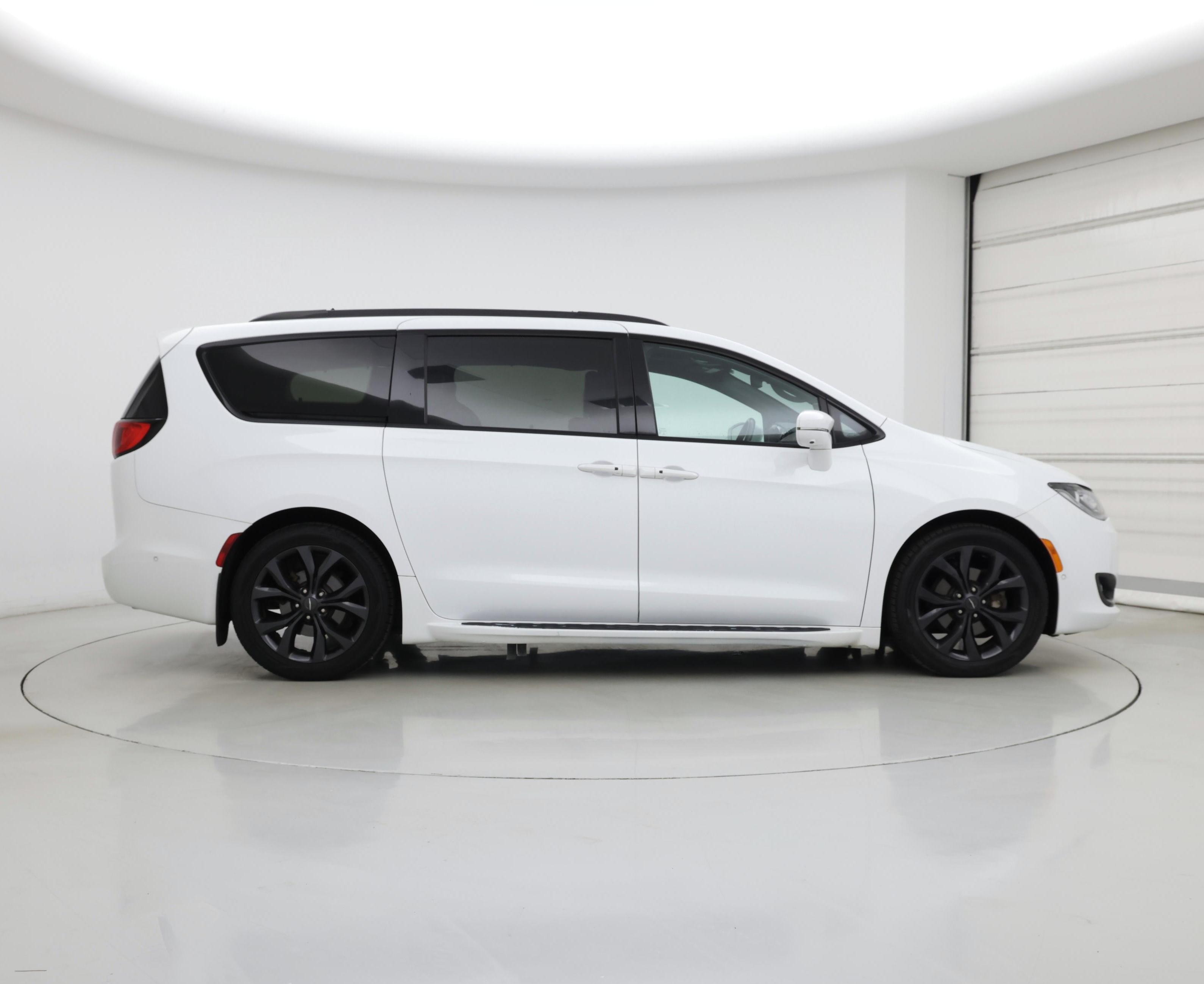 Thumbnail: 2020 Chrysler Pacifica - 7