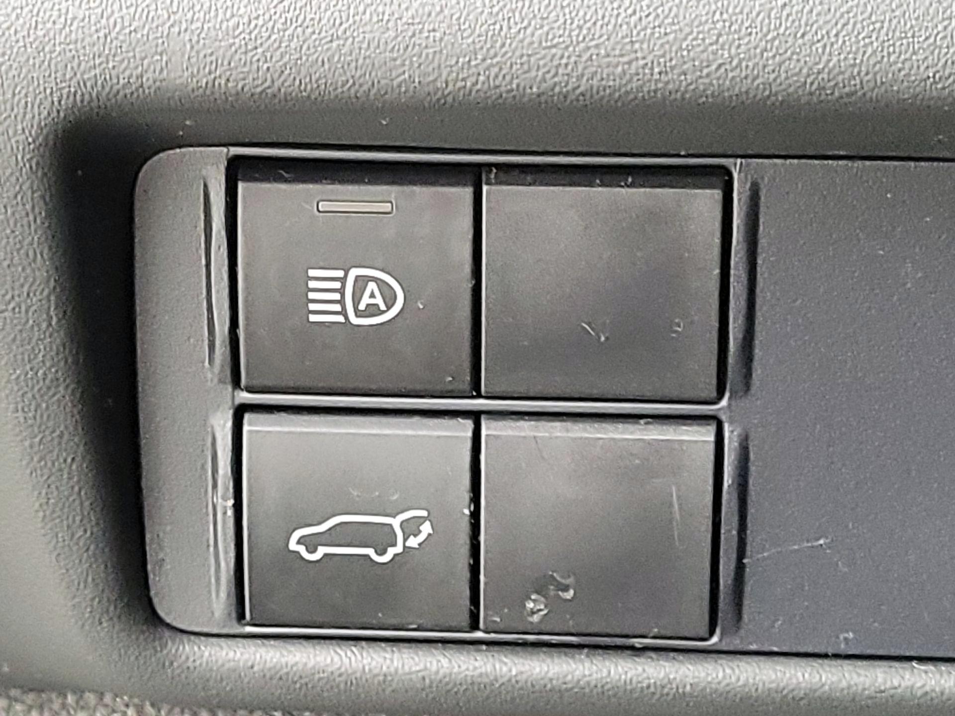 Thumbnail: 2021 Toyota Highlander - 13