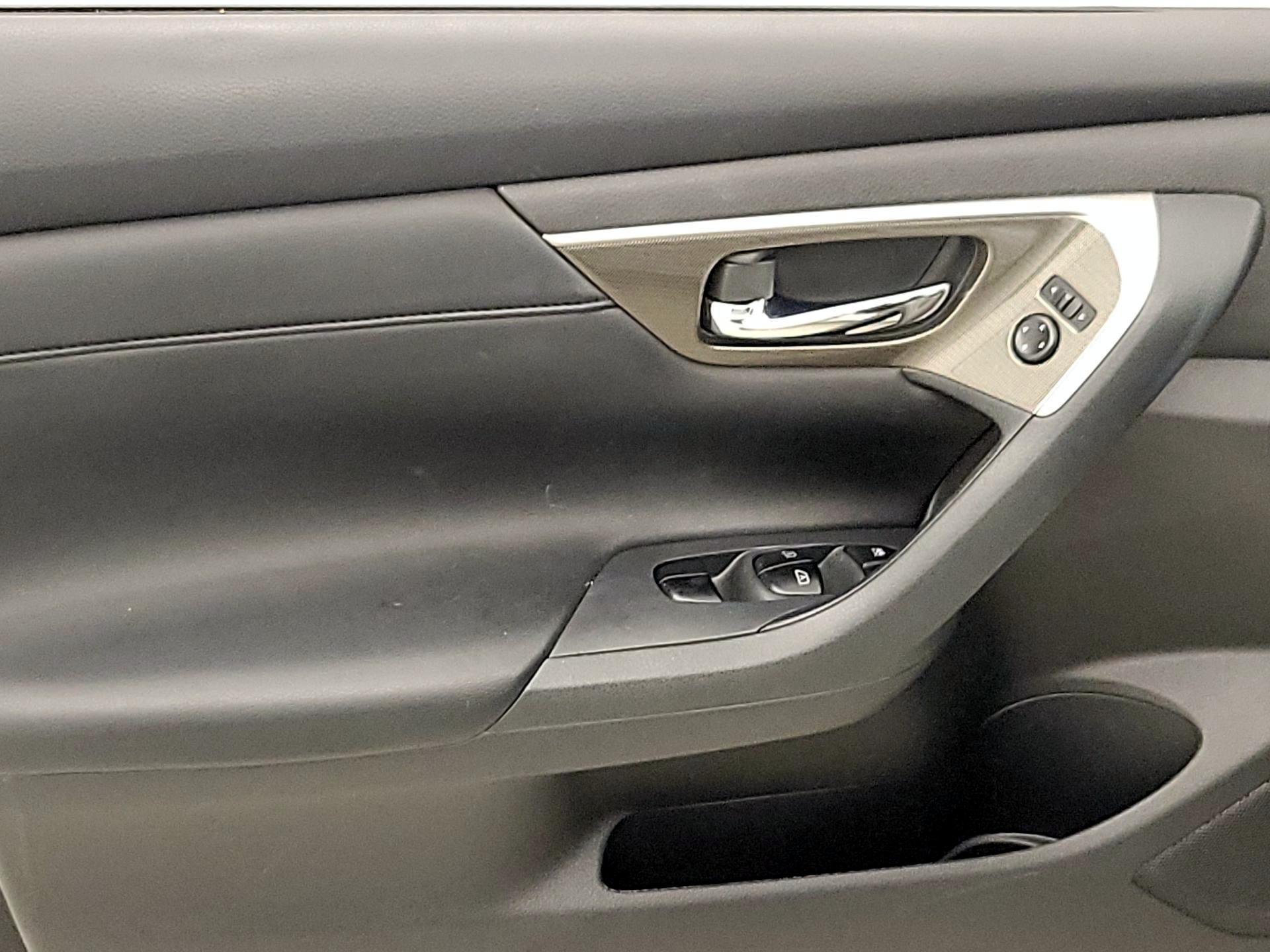 Thumbnail: 2014 Nissan Altima - 12